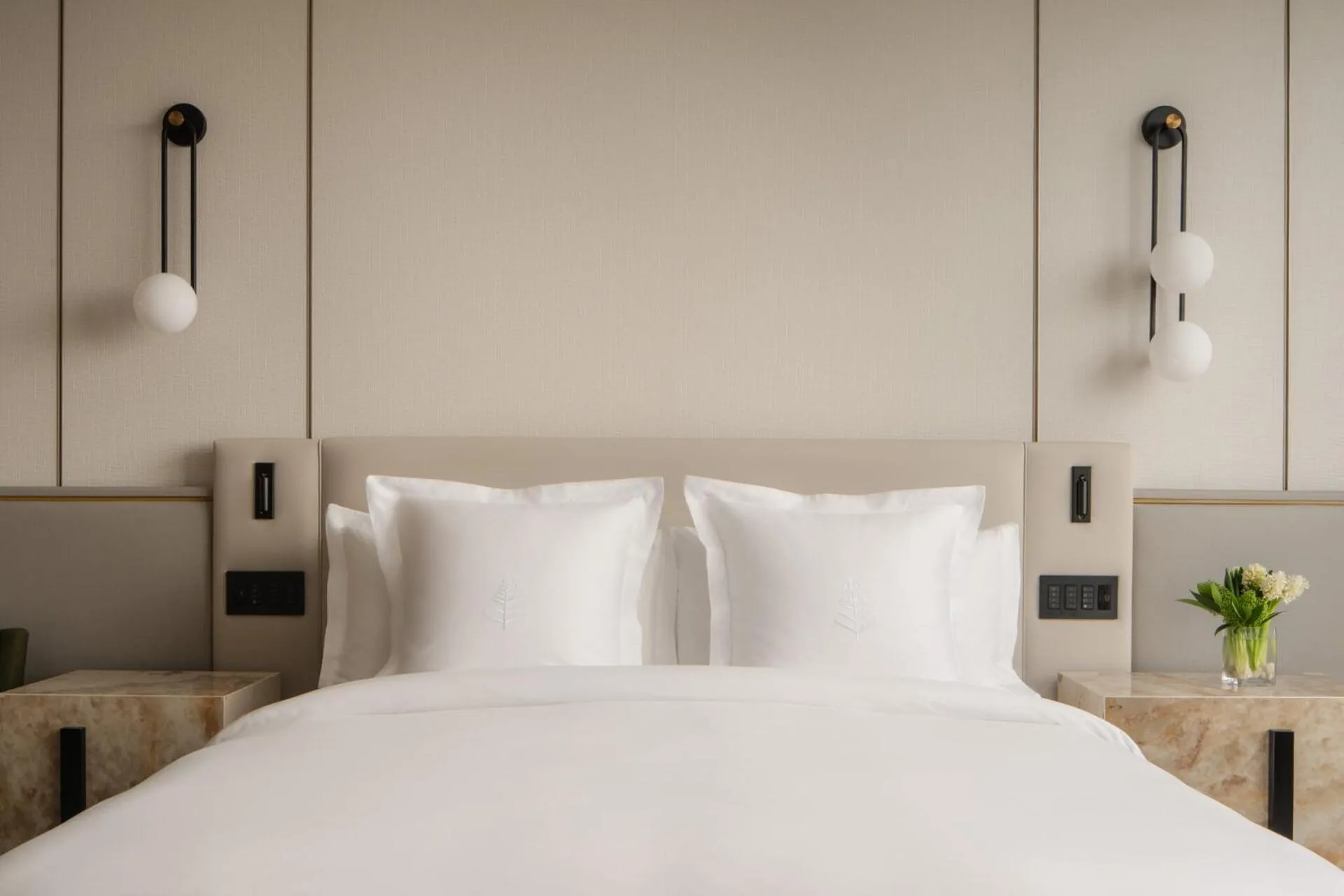 Bed in Four Seasons Hotel Toronto