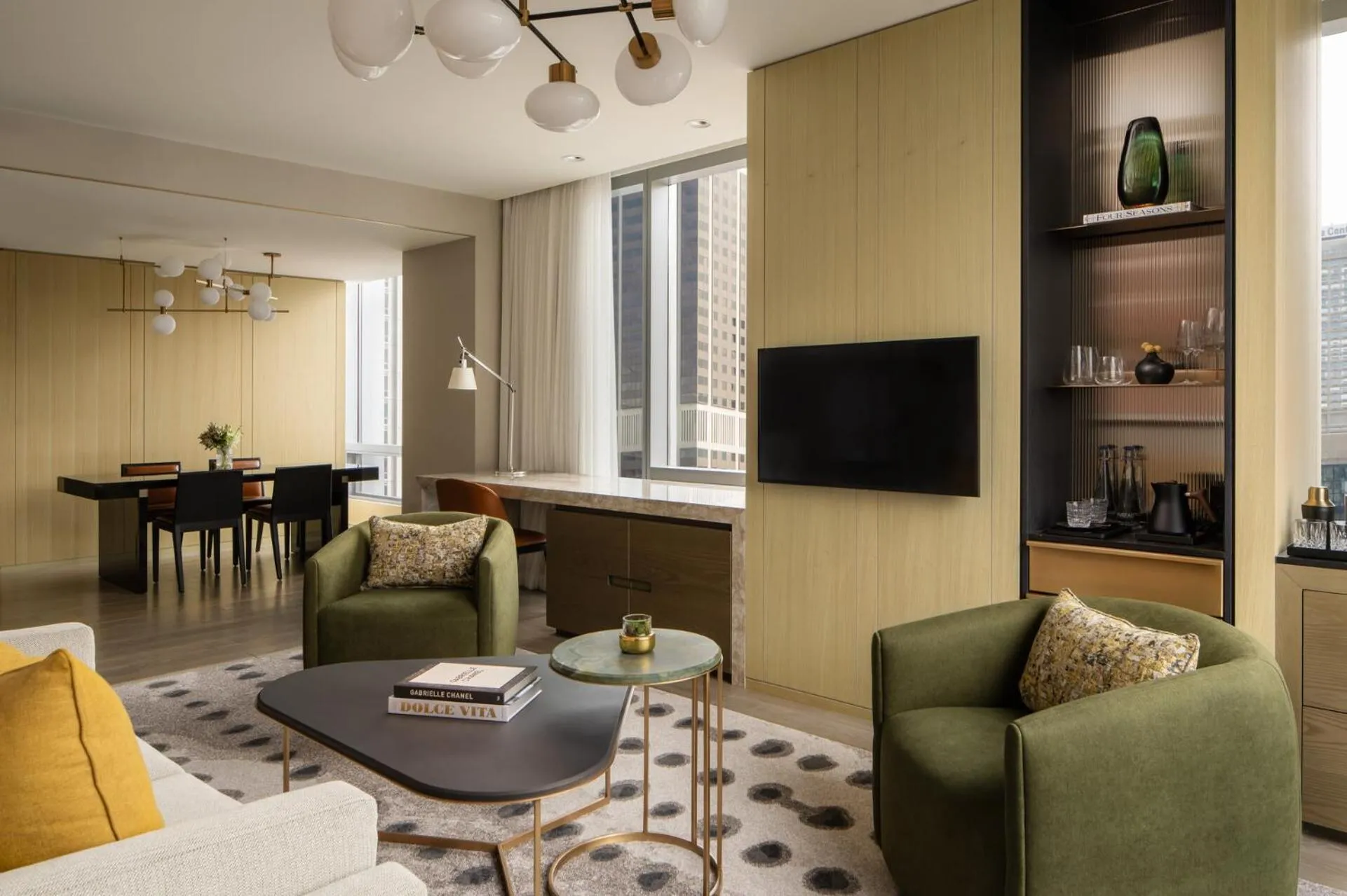 Living room in Four Seasons Hotel Toronto