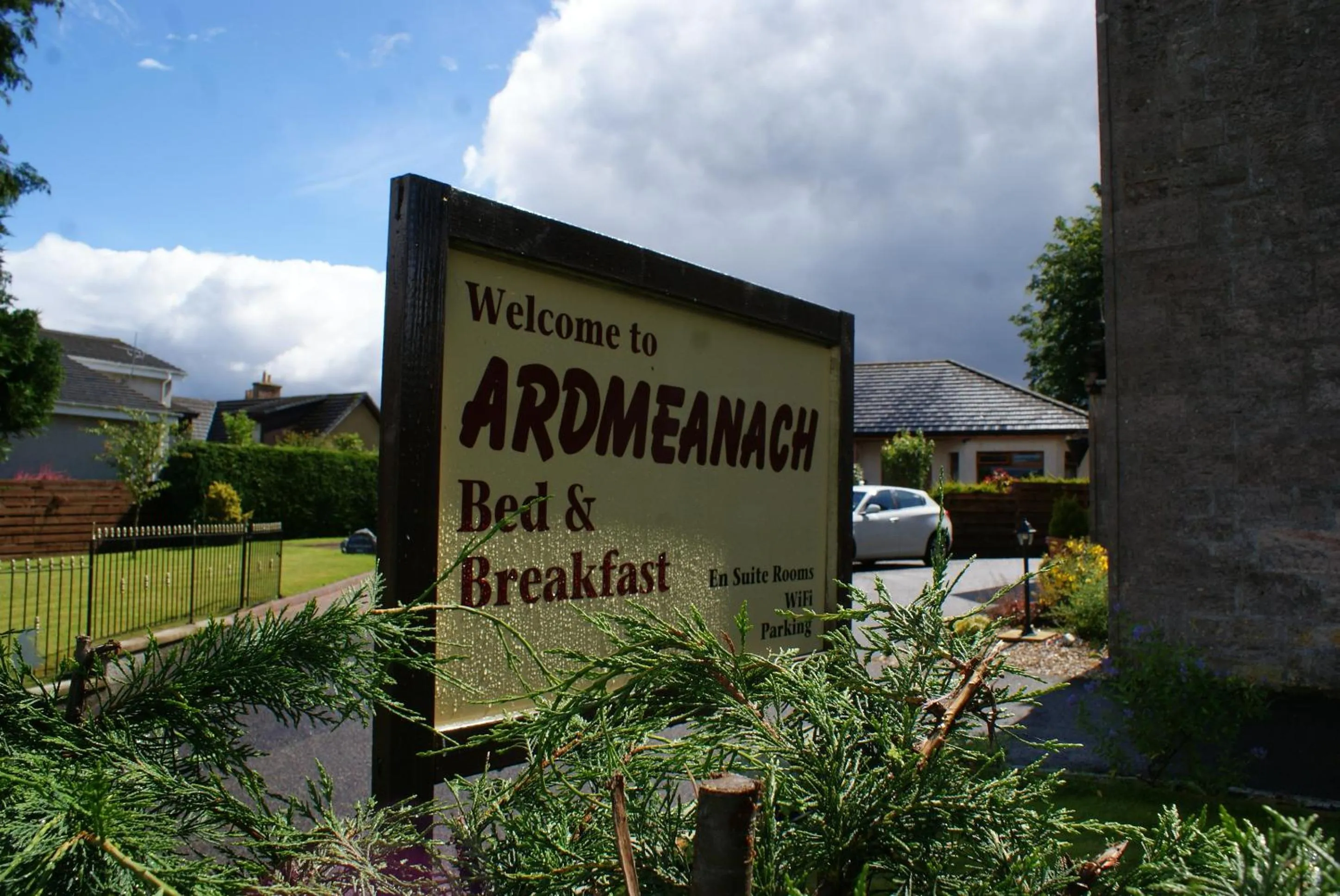 Facade/entrance in Ardmeanach
