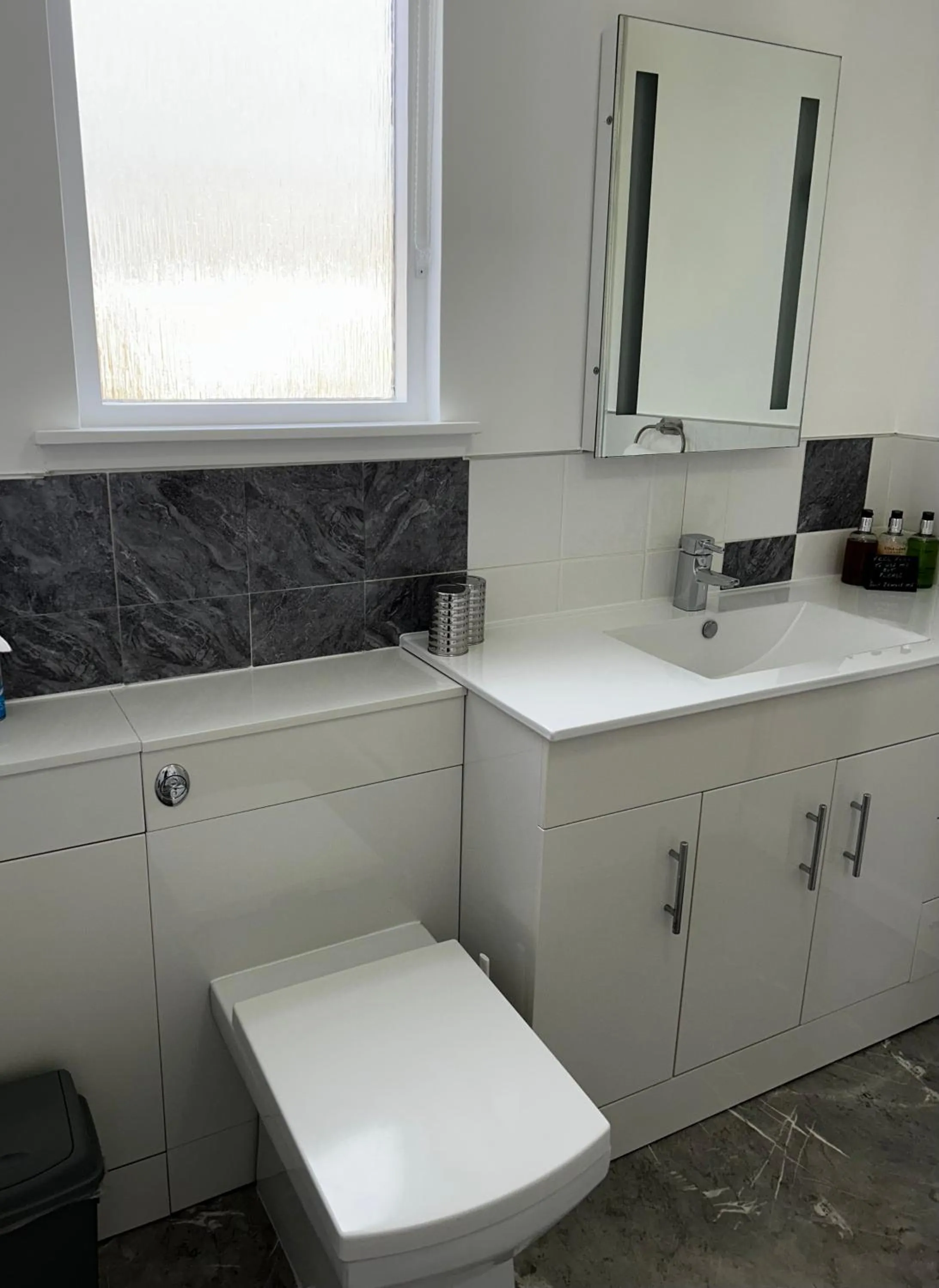 Bathroom in Dunroamin Bed and Breakfast