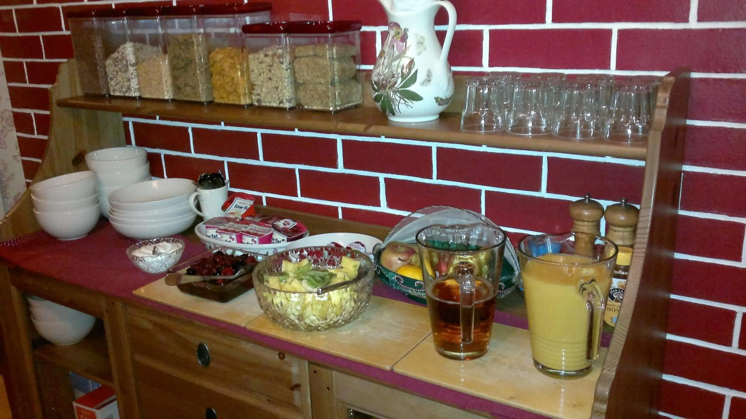 Restaurant/places to eat in Dunroamin Bed and Breakfast