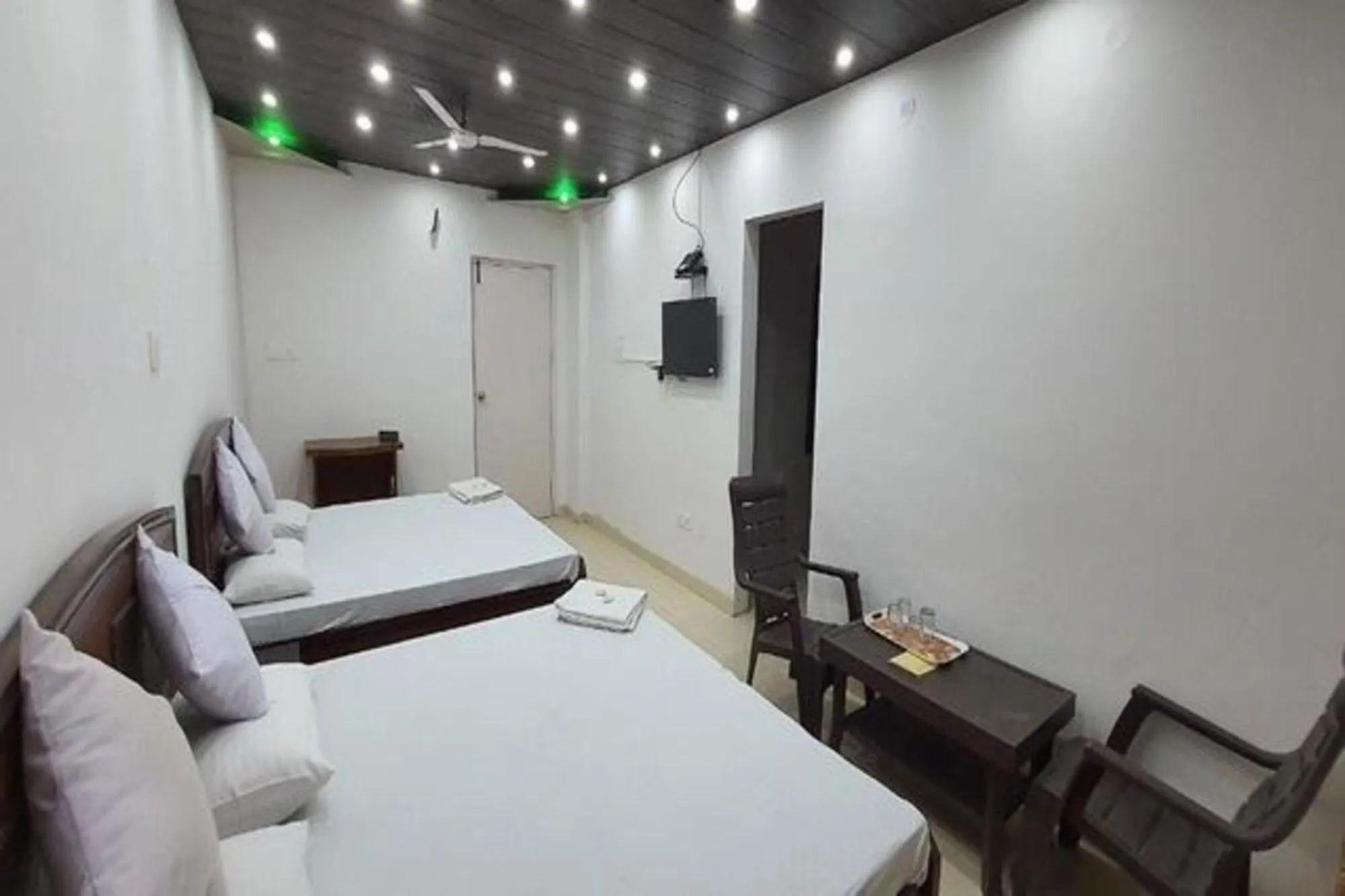 Bed in Hotel Pinjore Holiday Home