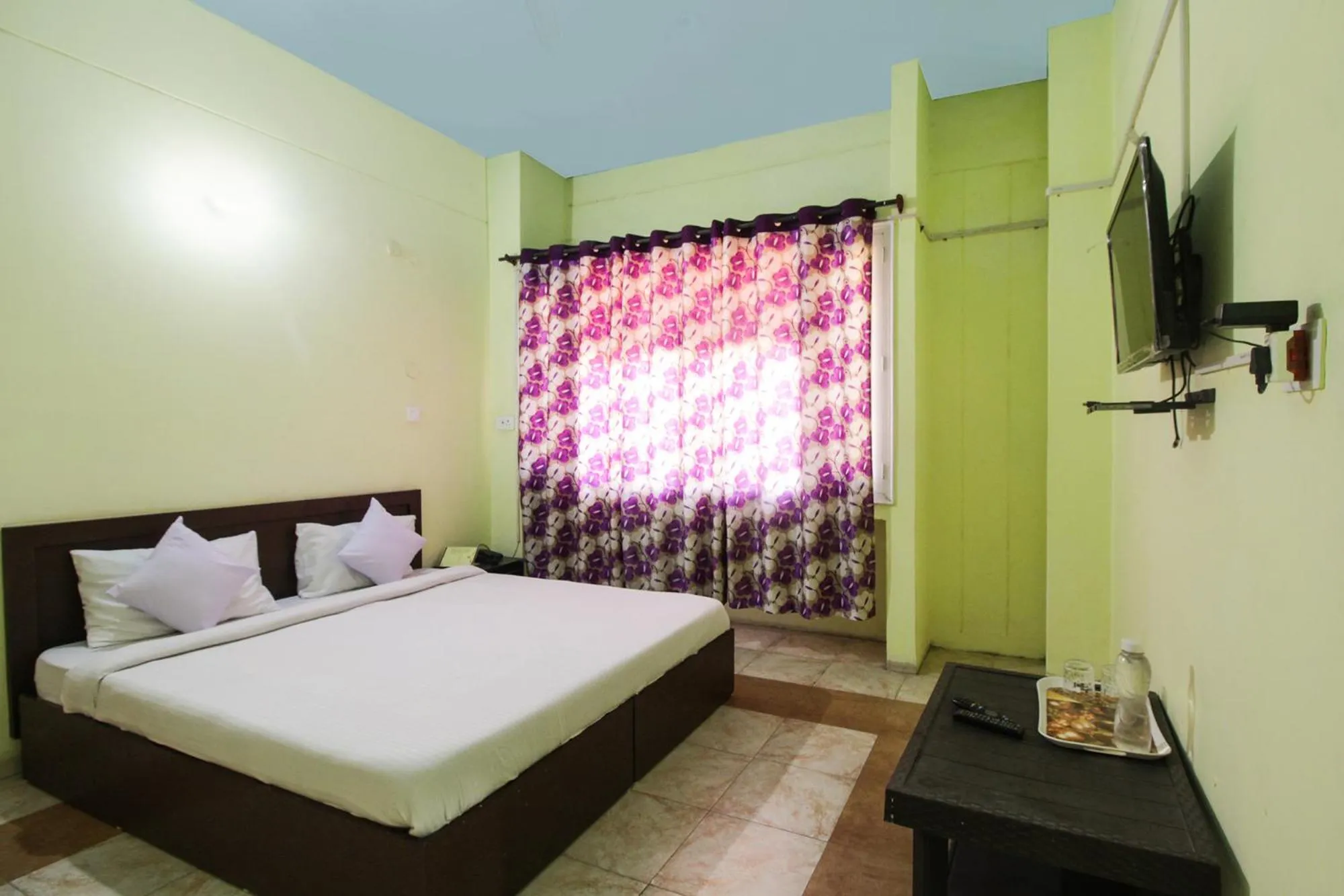 Bed in Hotel Pinjore Holiday Home