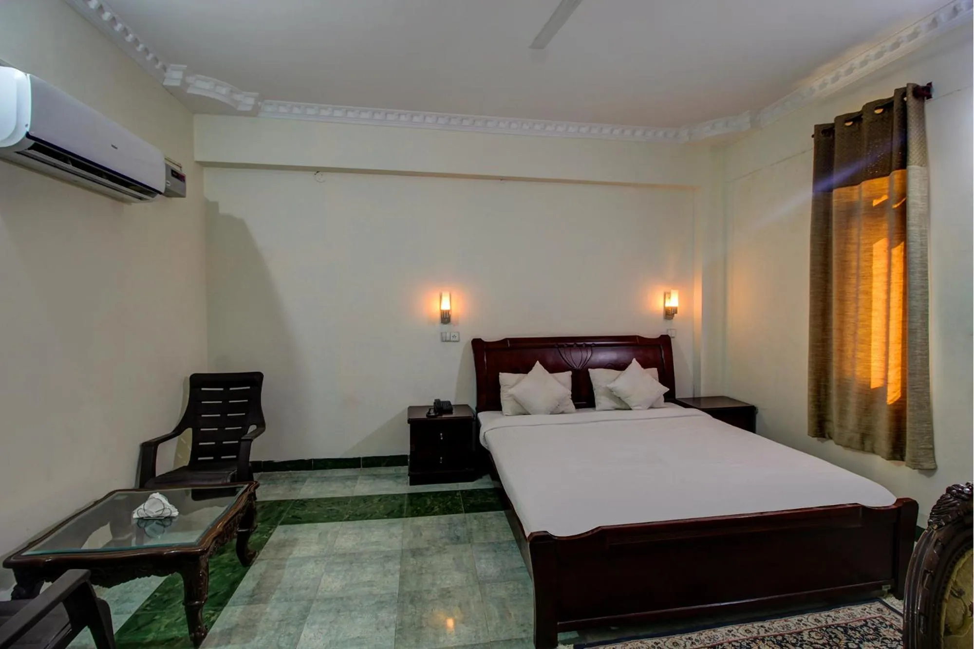 Bed in Hotel Pinjore Holiday Home