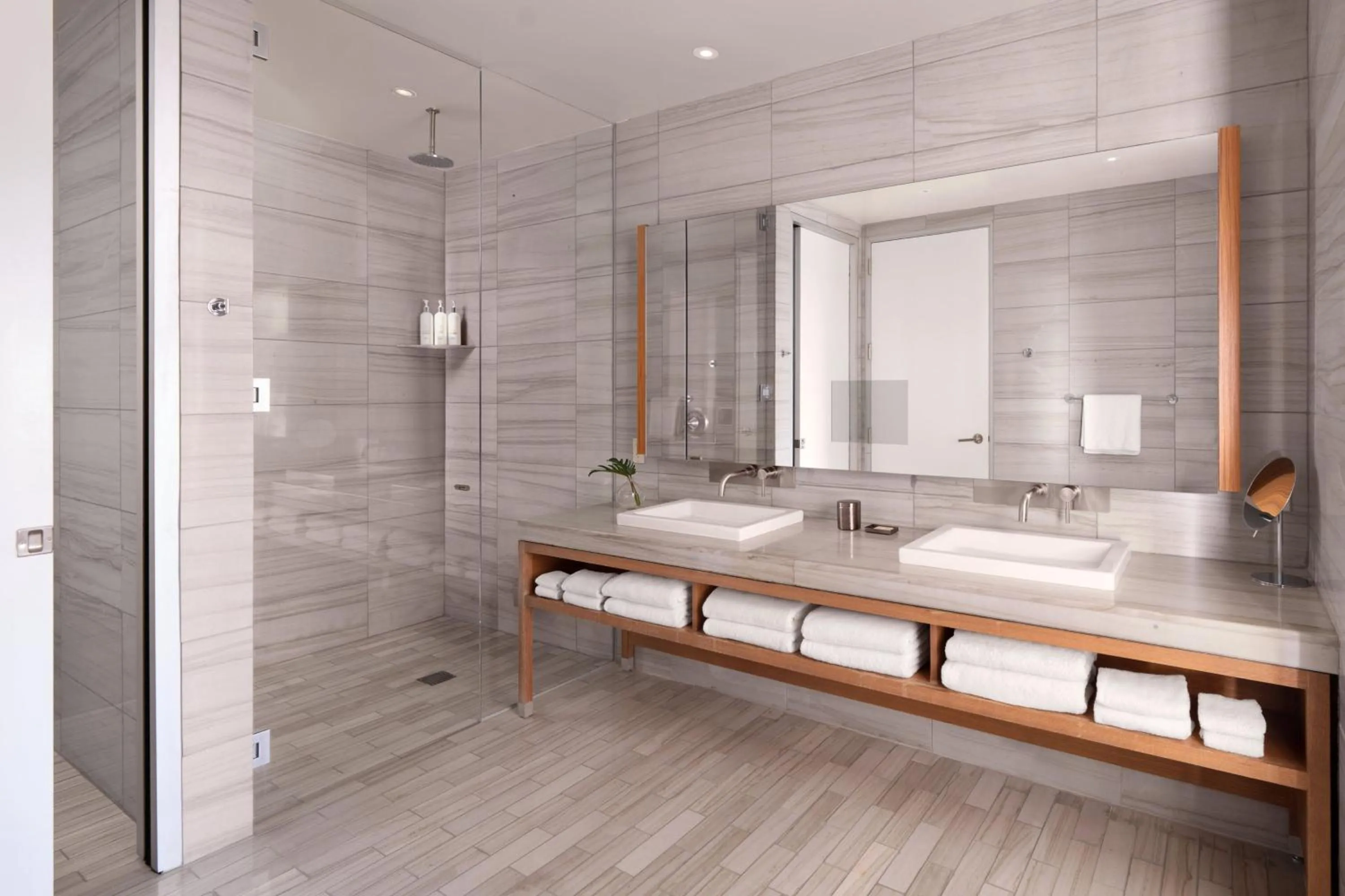 Bathroom in Alma San Diego Downtown, a Tribute Portfolio Hotel