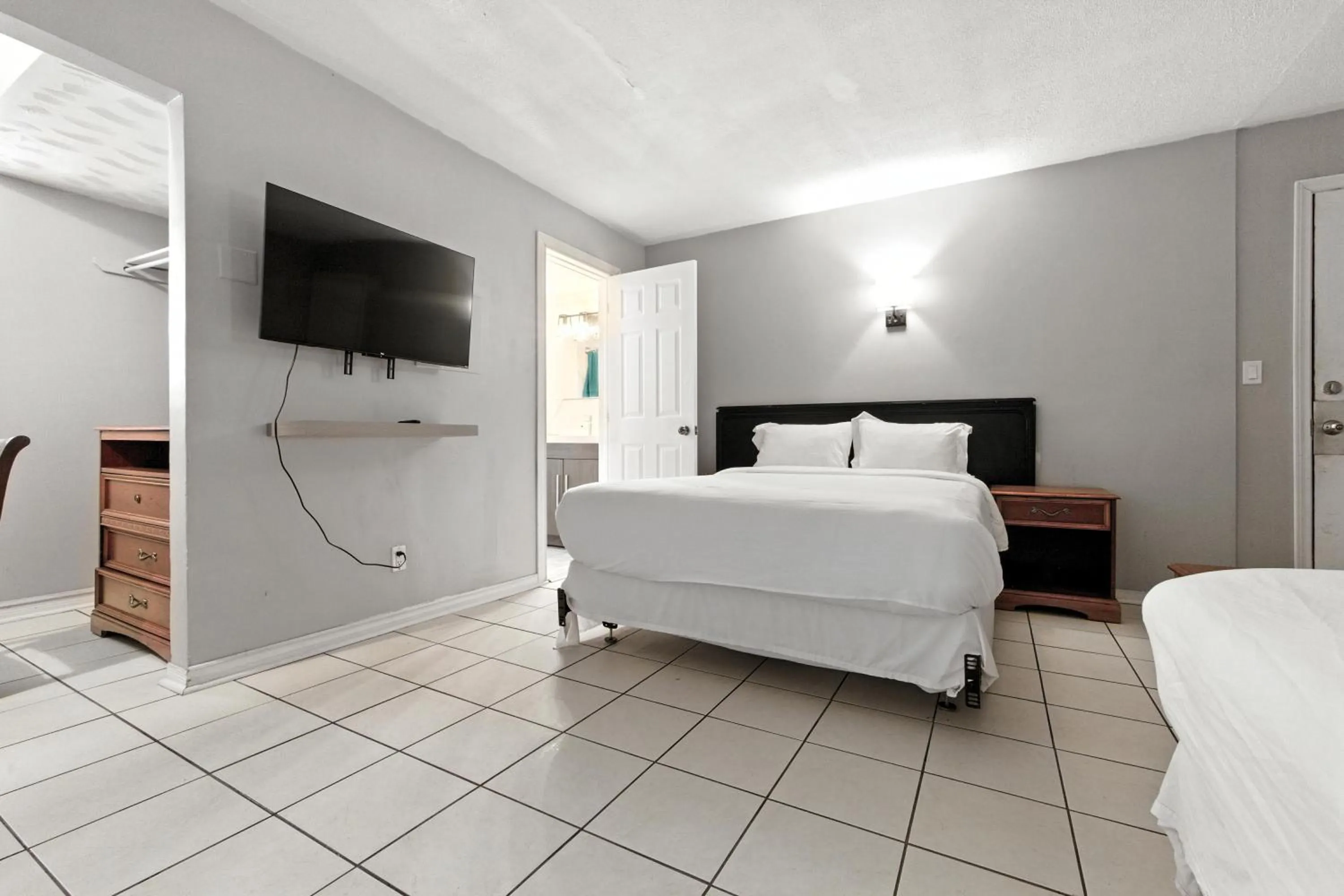 Bed in iCheck Inn Motel