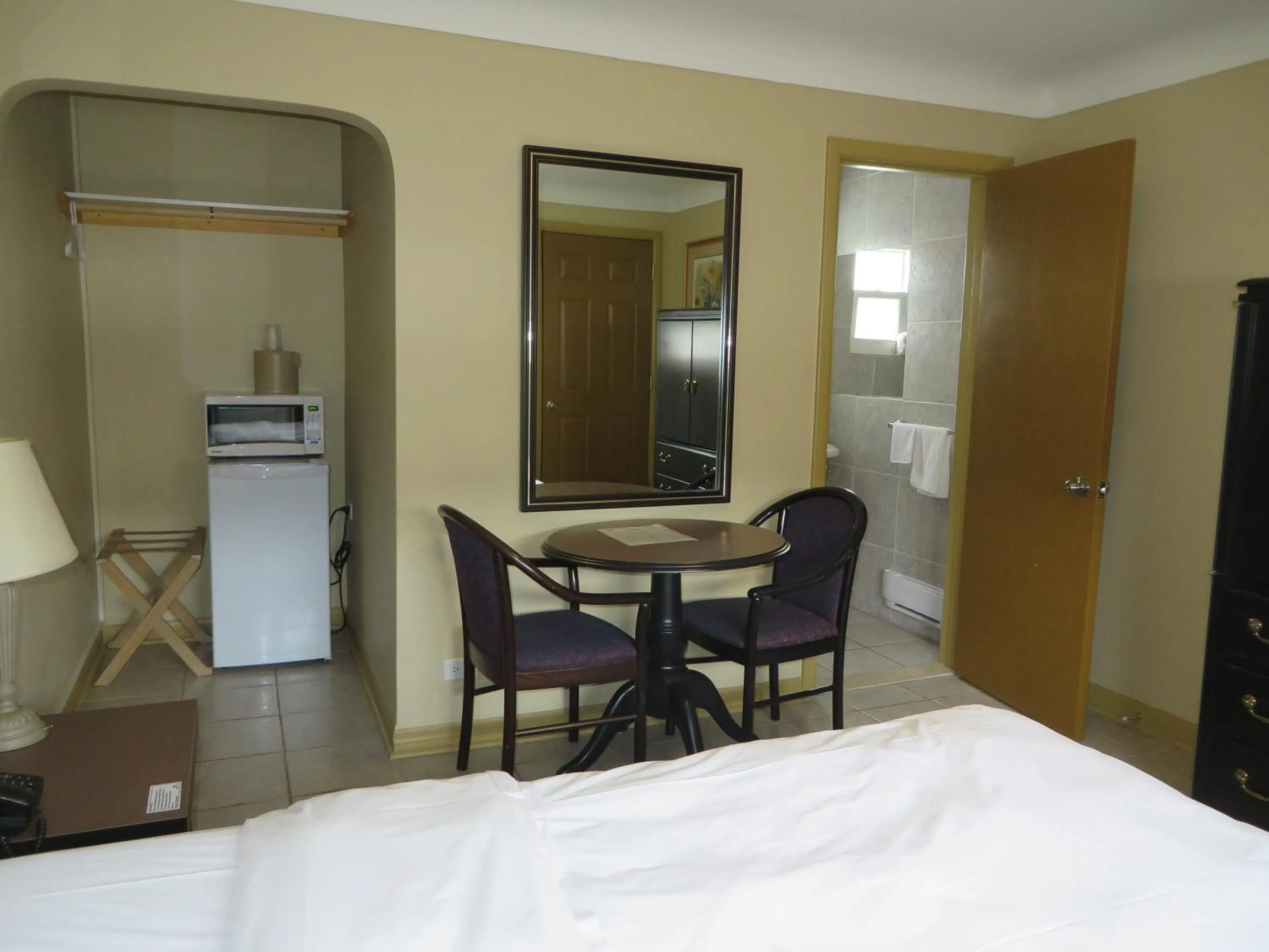 Photo of the whole room, Bed in iCheck Inn Motel