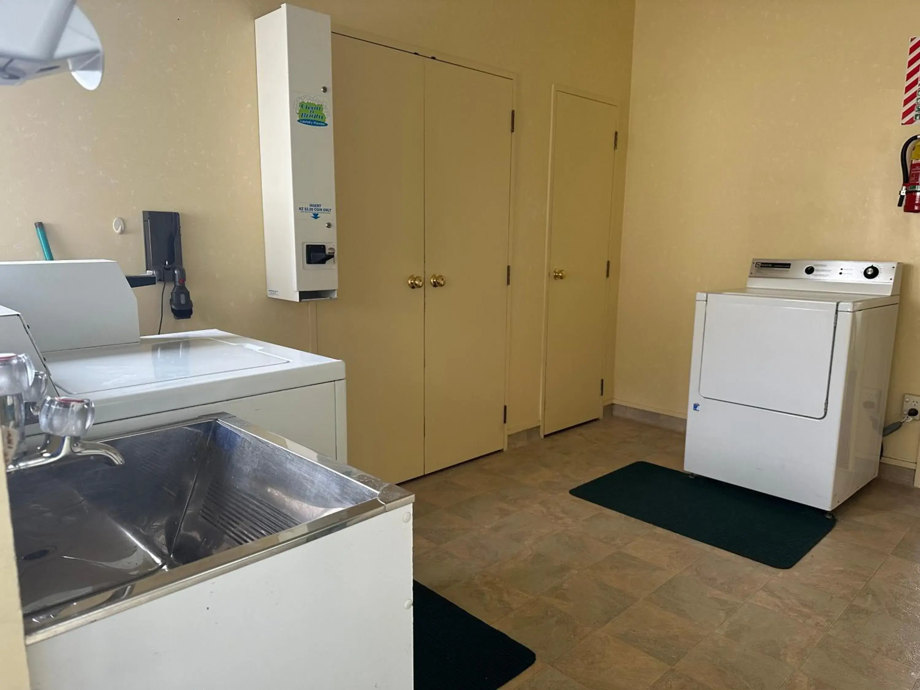 Family Room with Private Bathroom in Otorohanga Kiwi Holiday Park Family Room with Private Bathroom in Otorohanga Kiwi Holiday Park