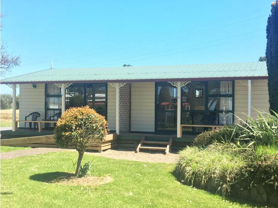 Property building in Otorohanga Kiwi Holiday Park