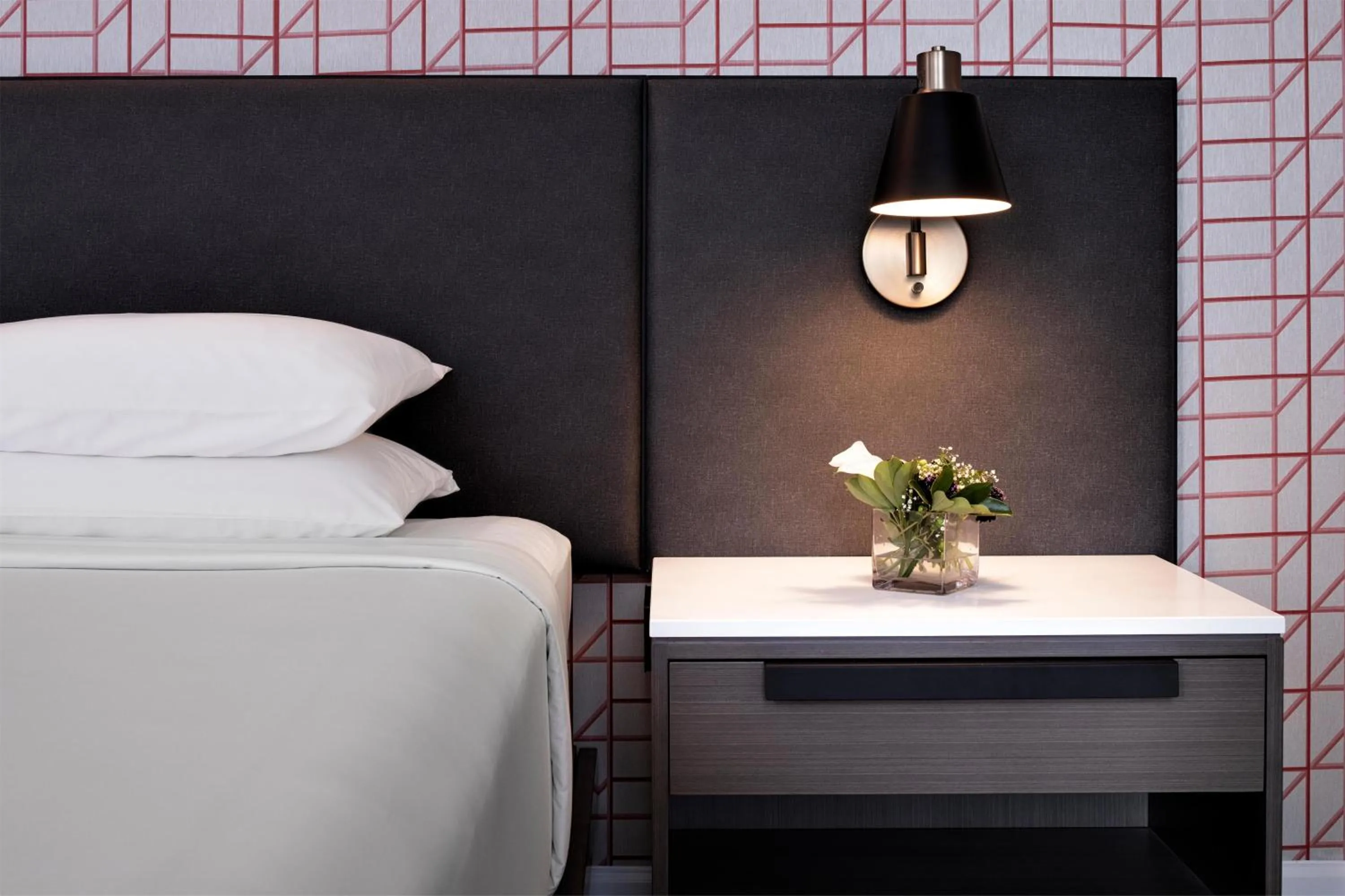 Bedroom, Bed in Hyatt Centric Downtown Minneapolis