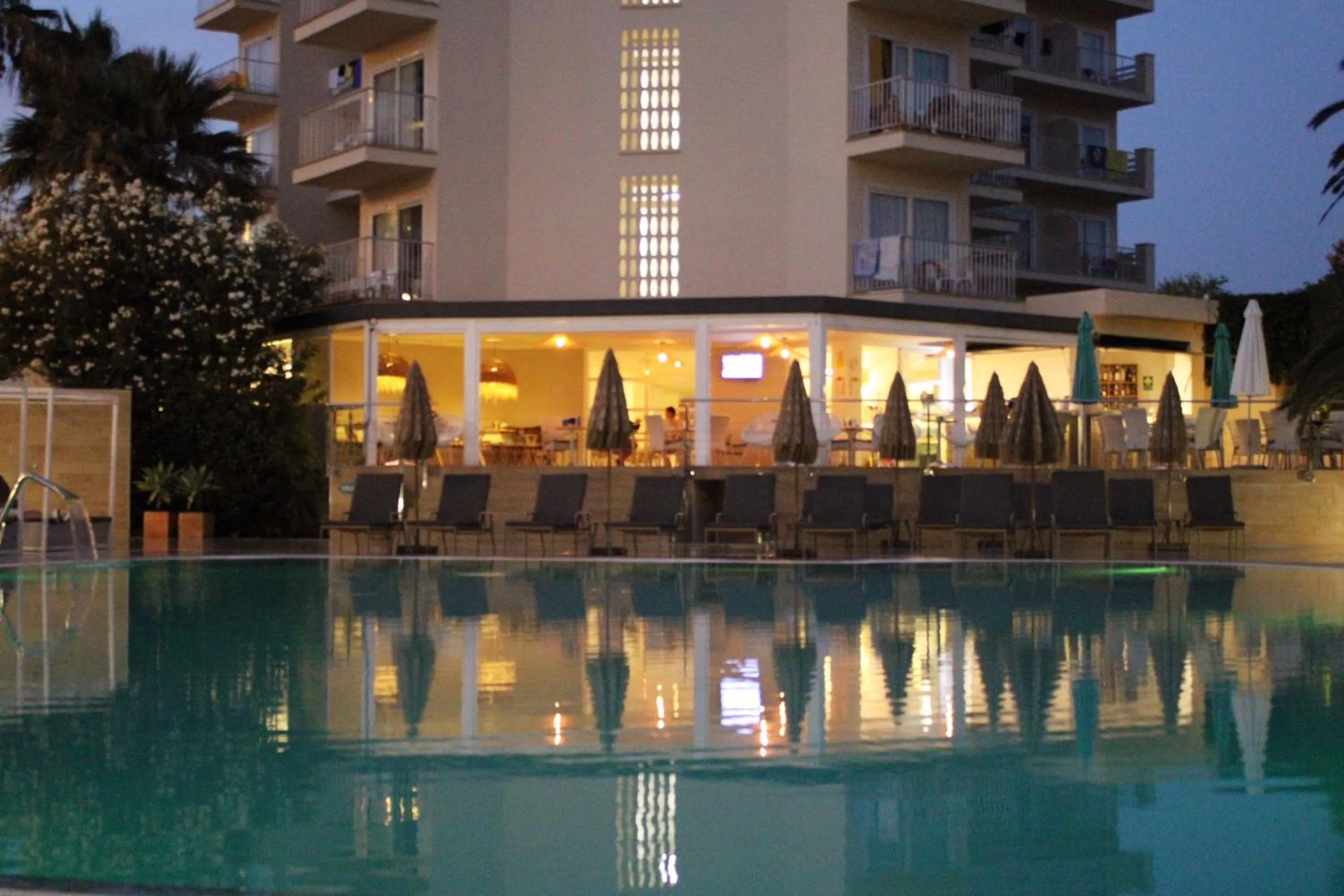 Swimming pool in Hotel Vista Odin