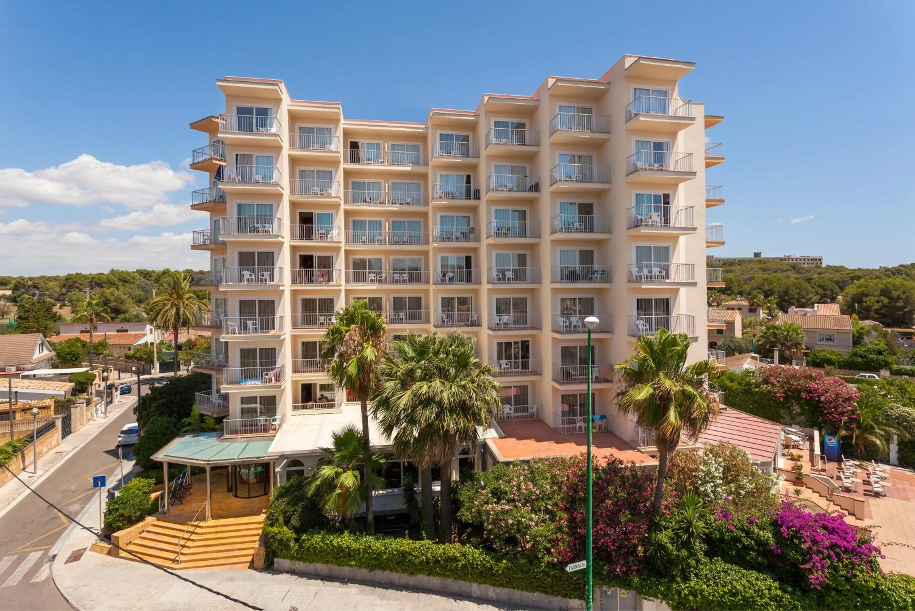 Property building in Hotel Vista Odin