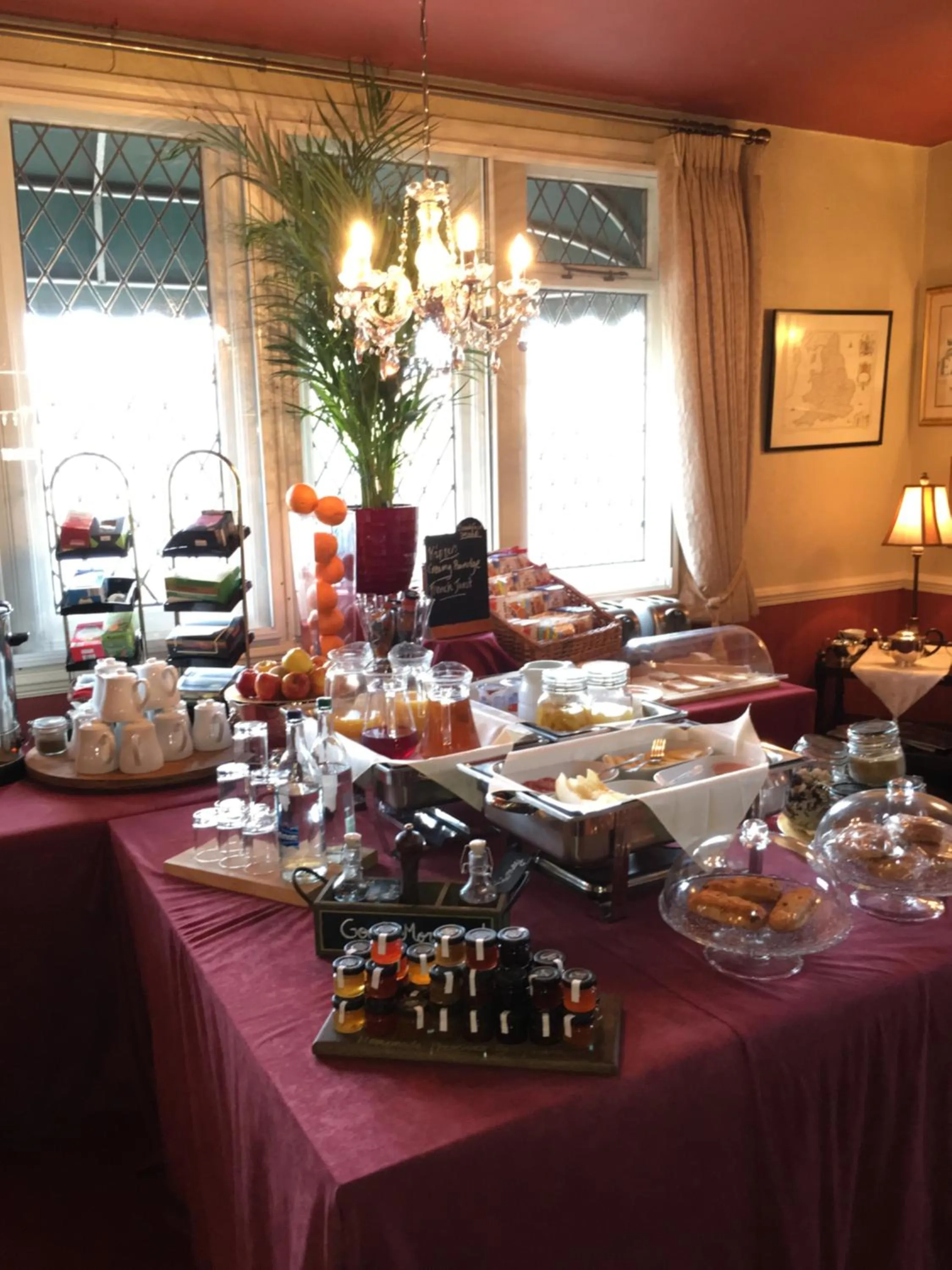 Restaurant/places to eat in The Carre Arms Hotel & Restaurant