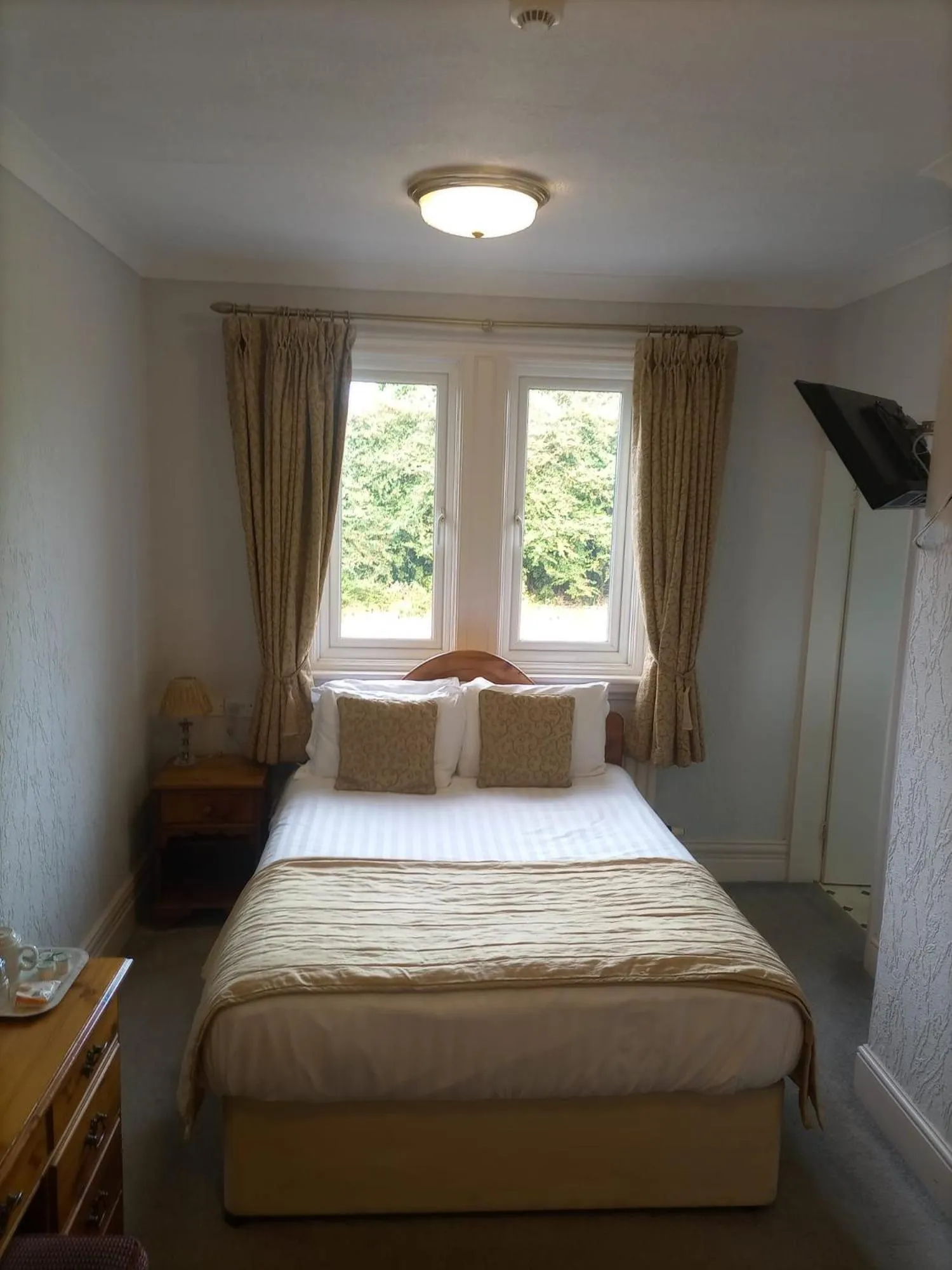 The Carre Arms Hotel & Restaurant