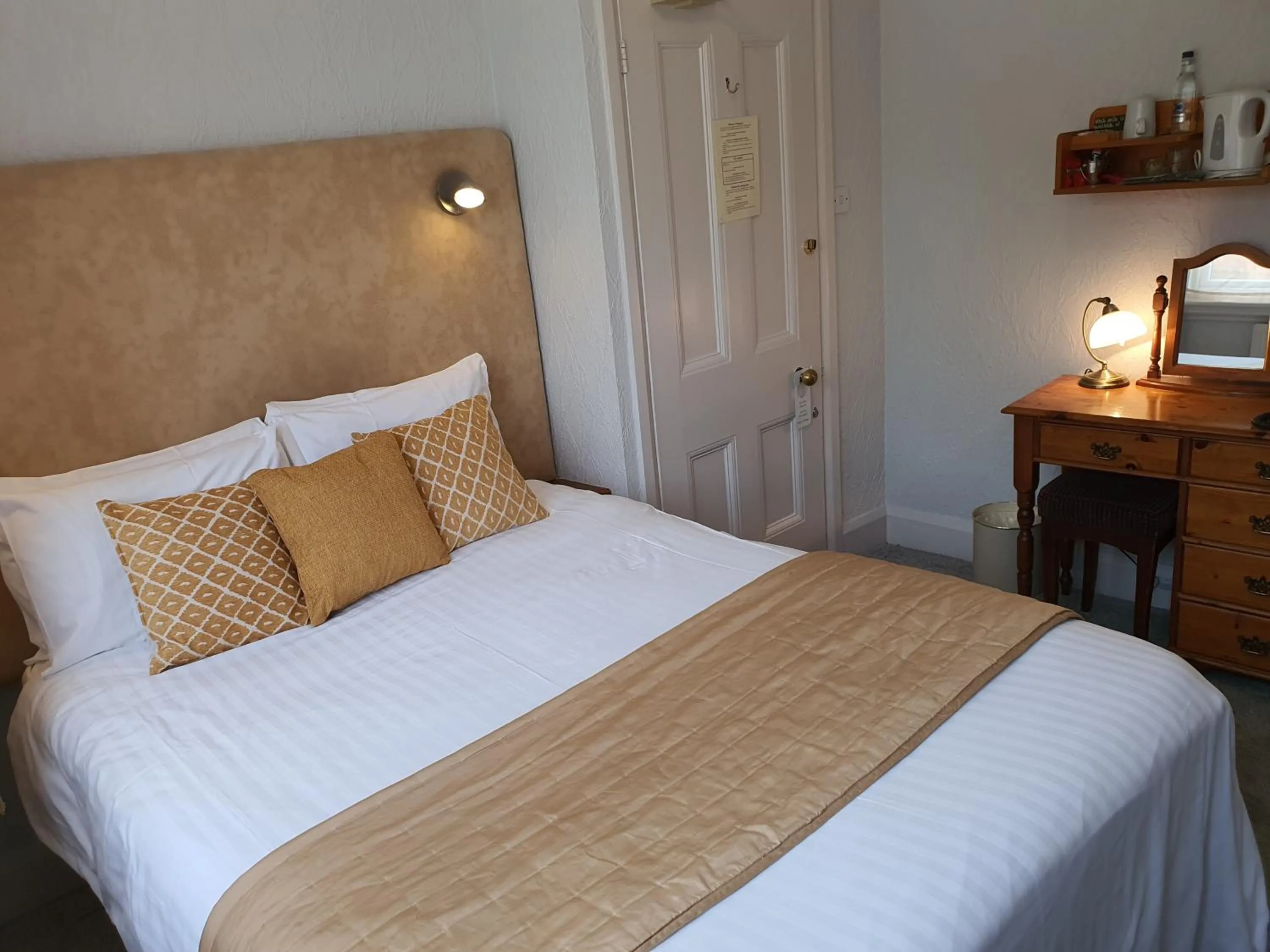 The Carre Arms Hotel & Restaurant