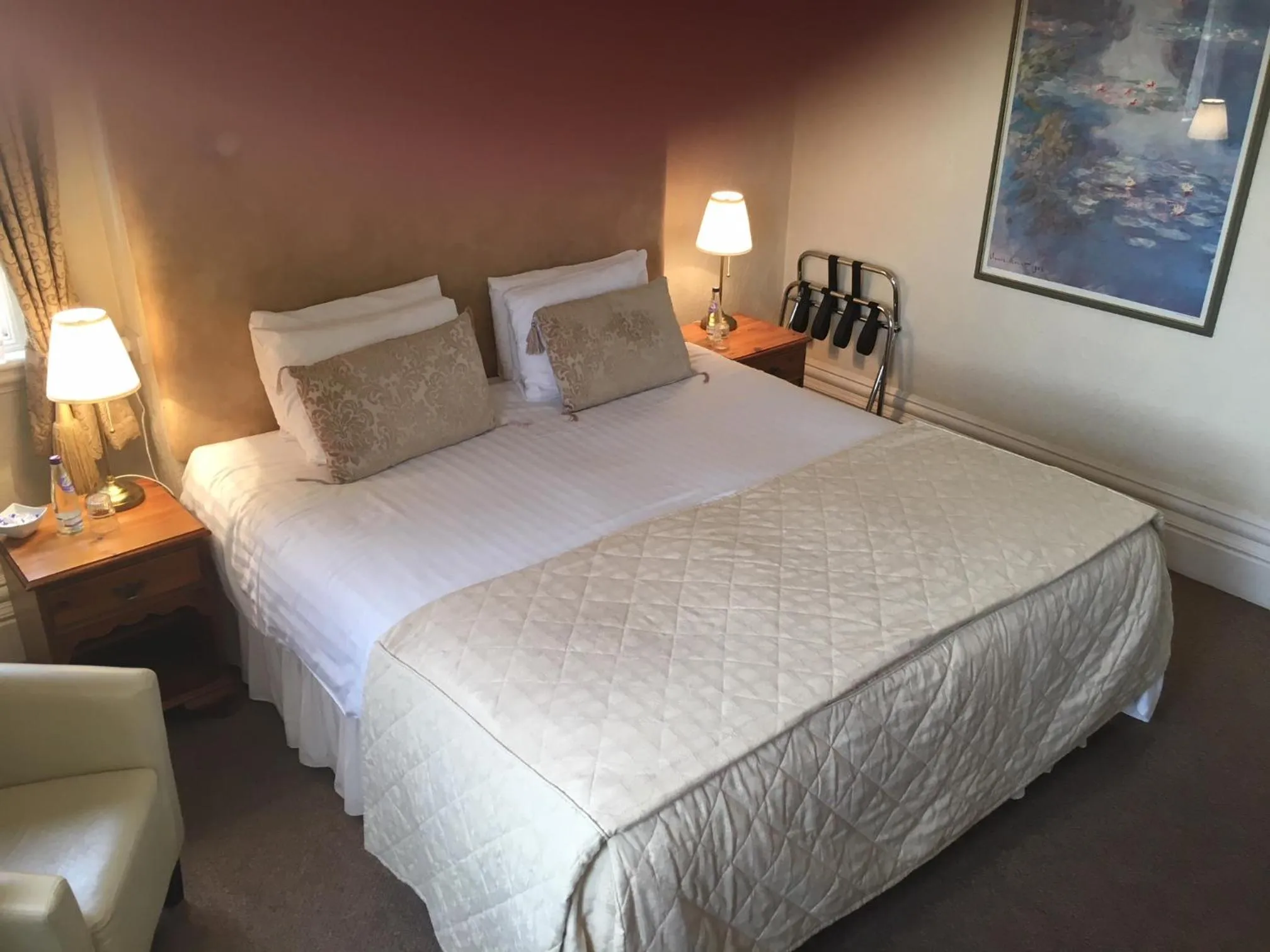 Bedroom in The Carre Arms Hotel & Restaurant