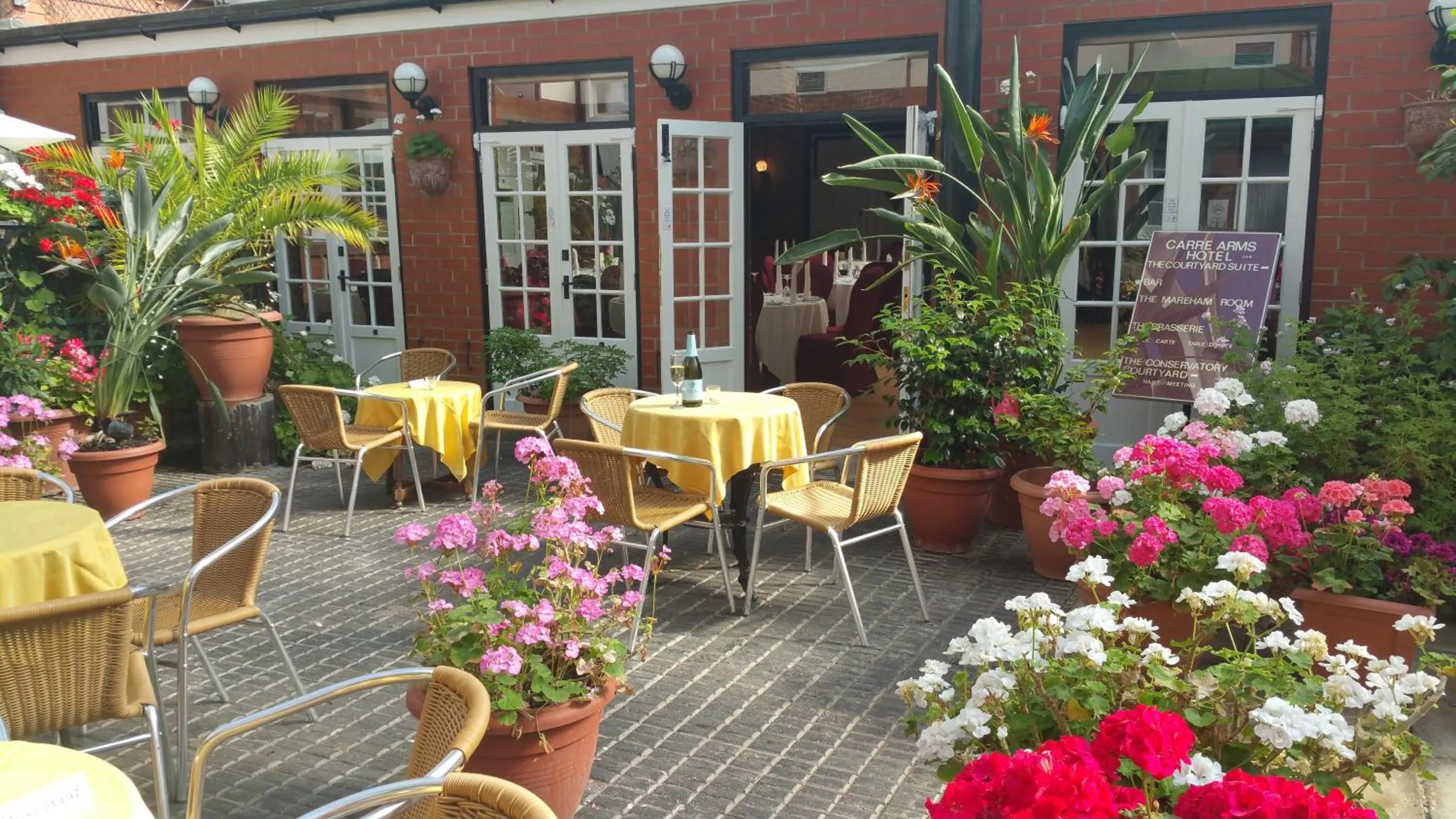 Patio in The Carre Arms Hotel & Restaurant