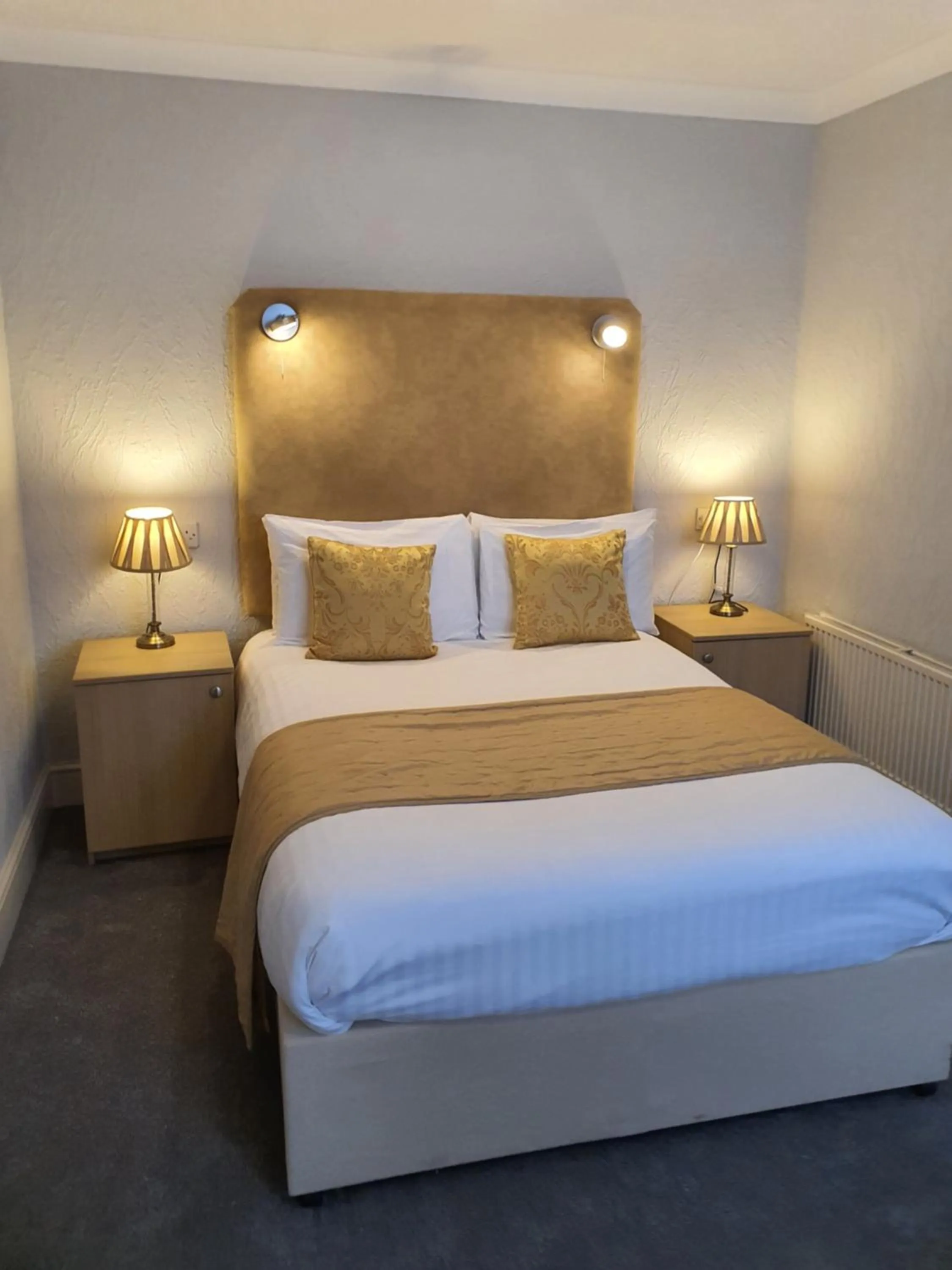 The Carre Arms Hotel & Restaurant