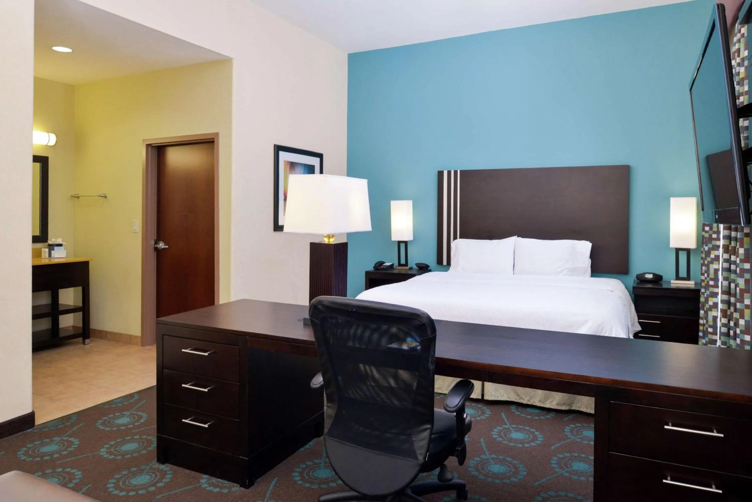 Bed in Hampton Inn Beeville