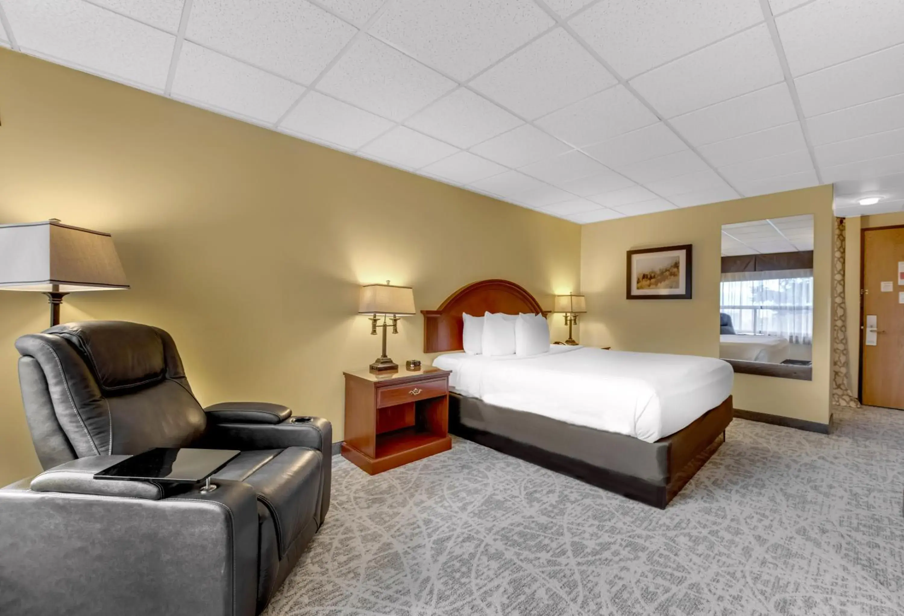 King Room - No Pets in The Academy Hotel Colorado Springs King Room - No Pets in The Academy Hotel Colorado Springs