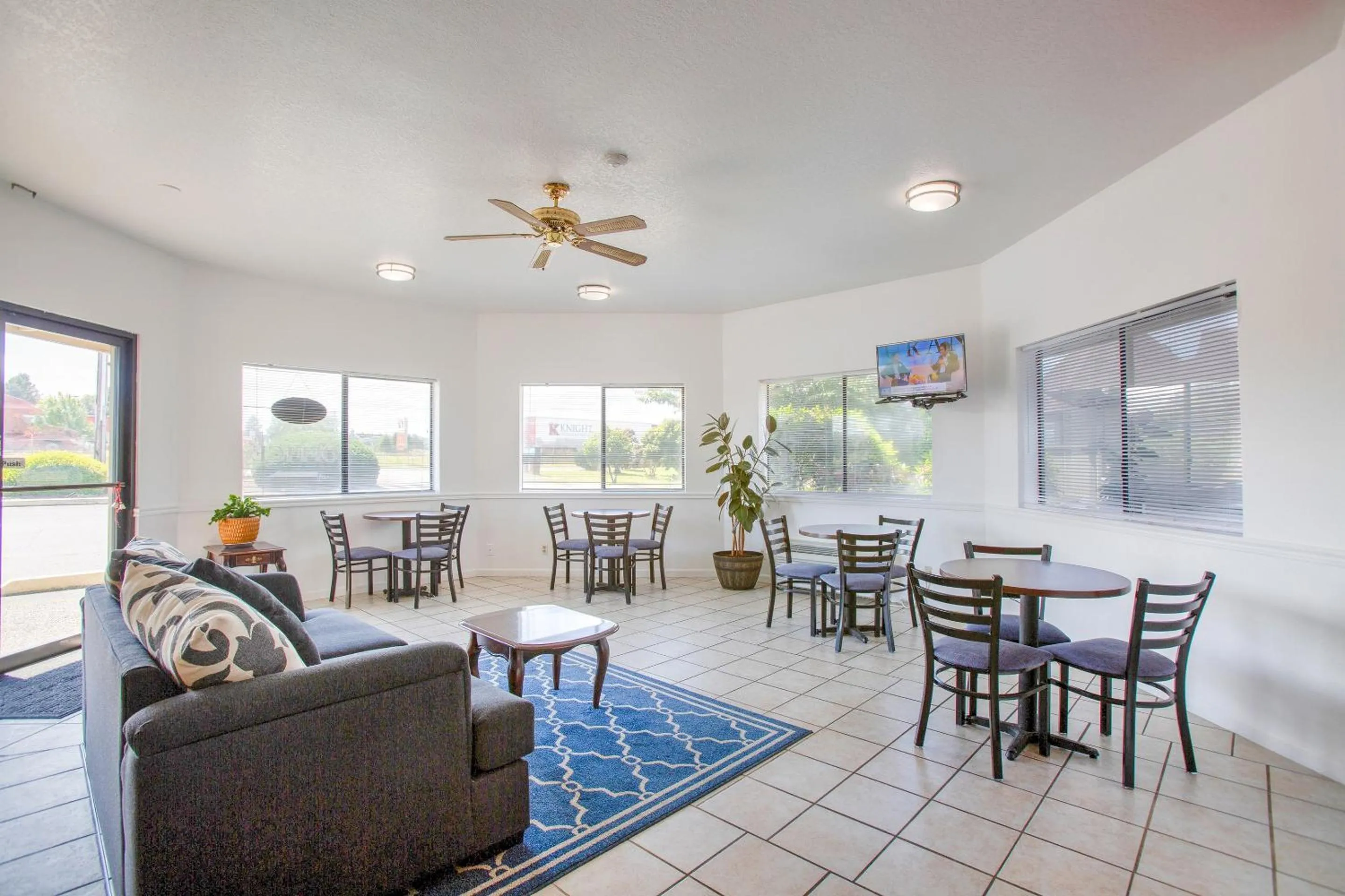 Lobby or reception in OYO Woodland Hotel and Suites