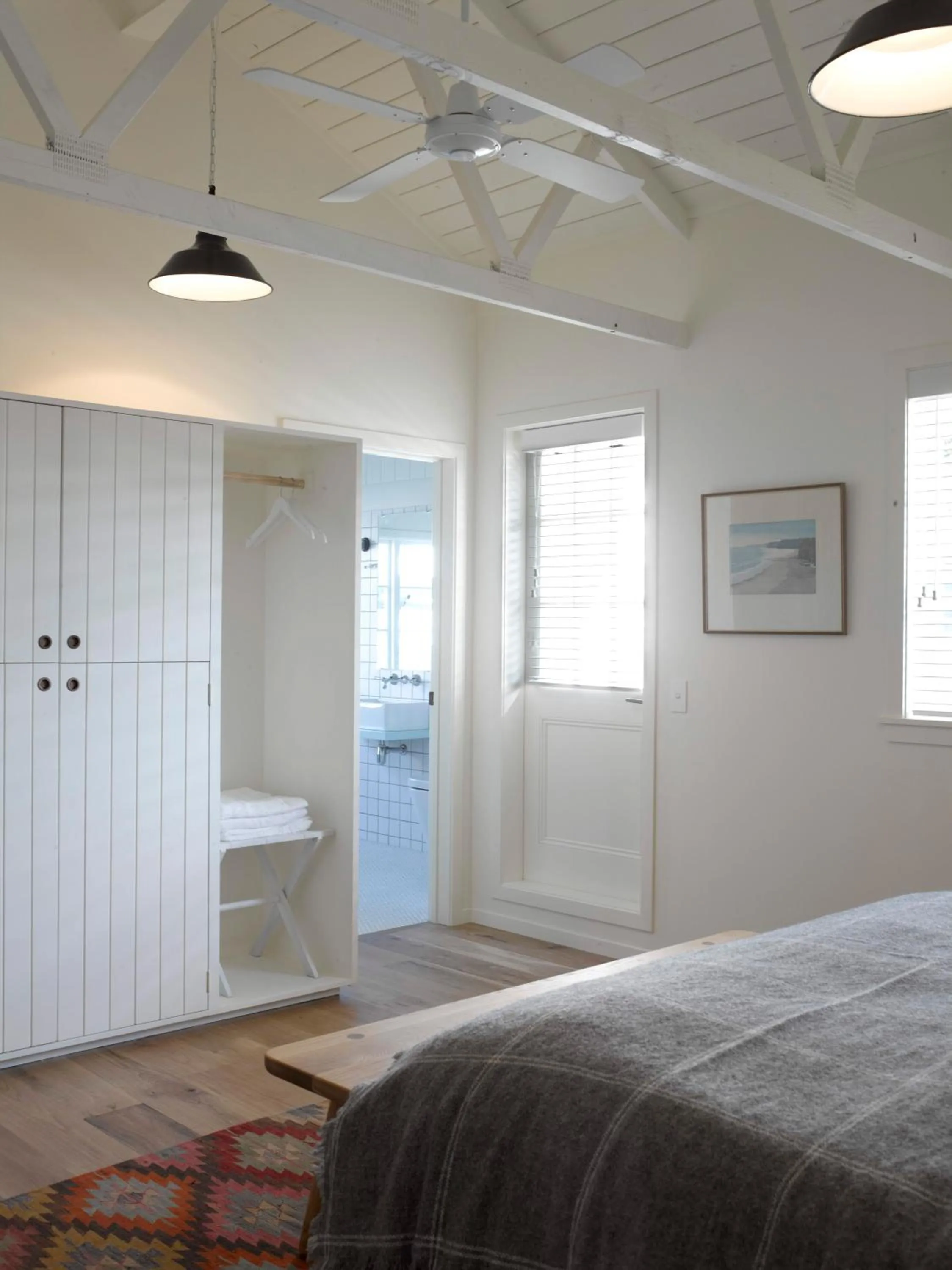 Bathroom, Bed in The Oyster Inn