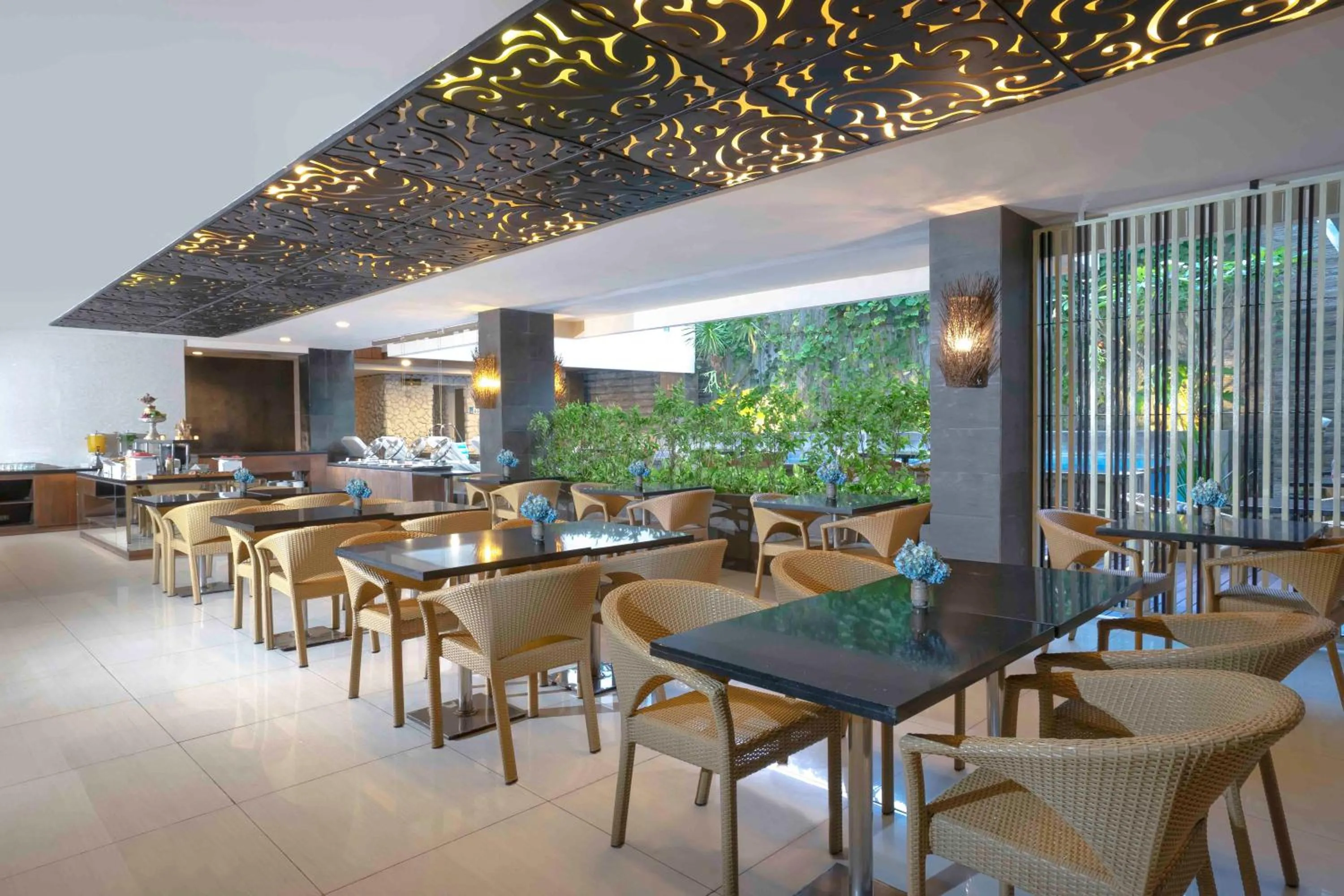 Restaurant/places to eat in Solaris Hotel Kuta