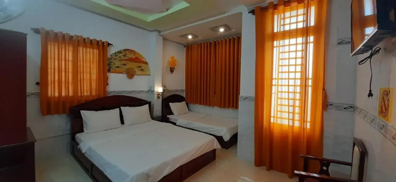 Superior Triple Room in Huynh Lac Can Tho Hotel Superior Triple Room in Huynh Lac Can Tho Hotel