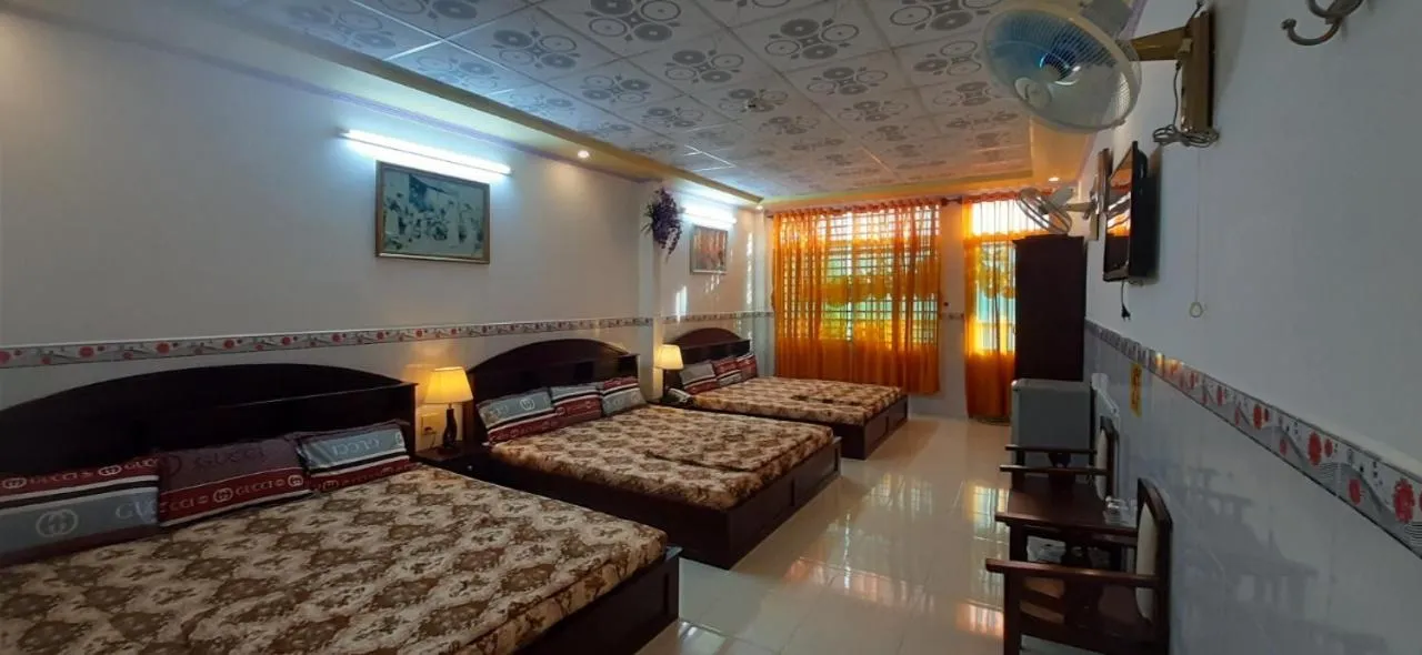 Bed in Huynh Lac Can Tho Hotel