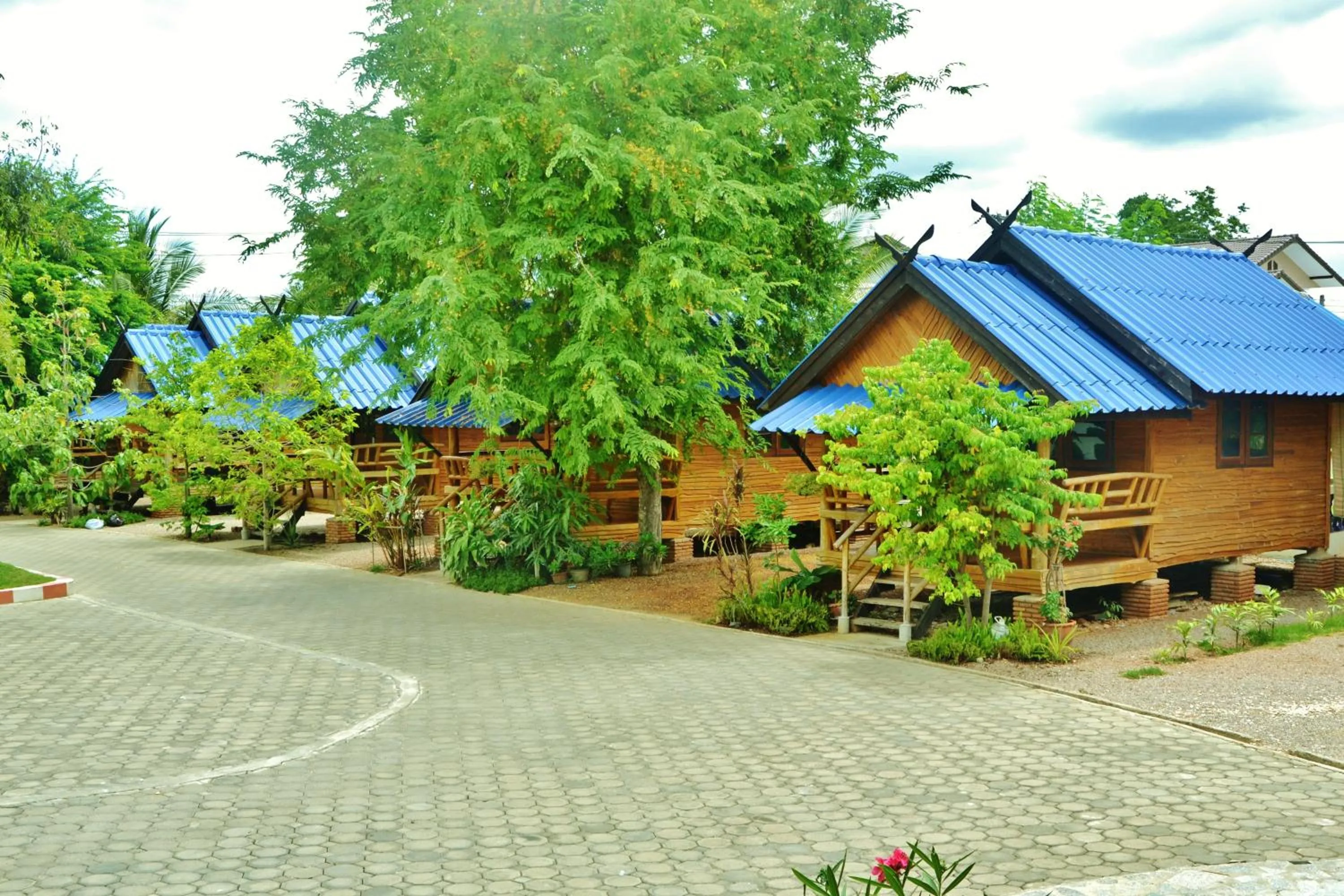 Photo of the whole room in Suandarbporn Resort Mae Sot