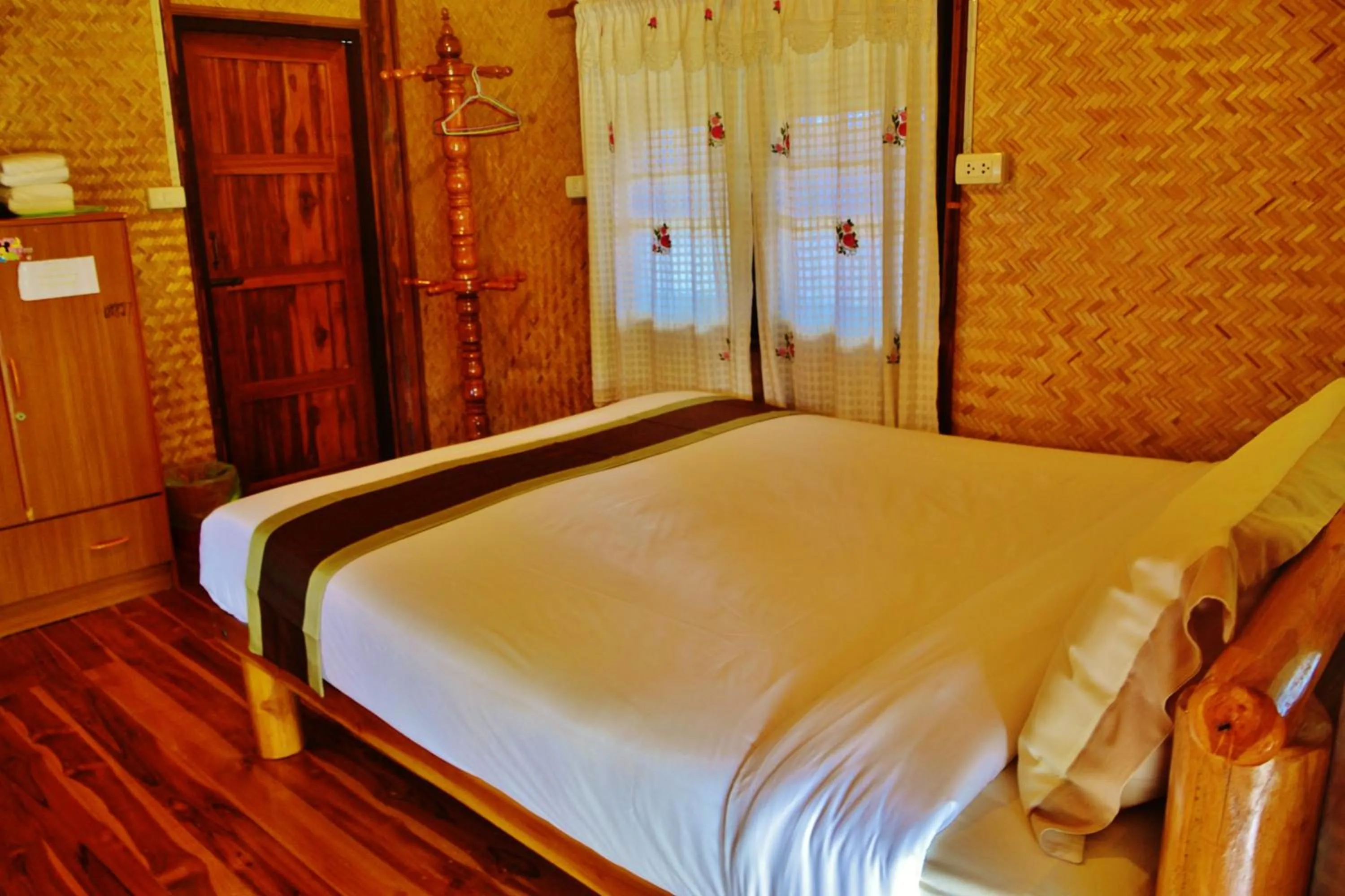 Bedroom, Bed in Suandarbporn Resort Mae Sot