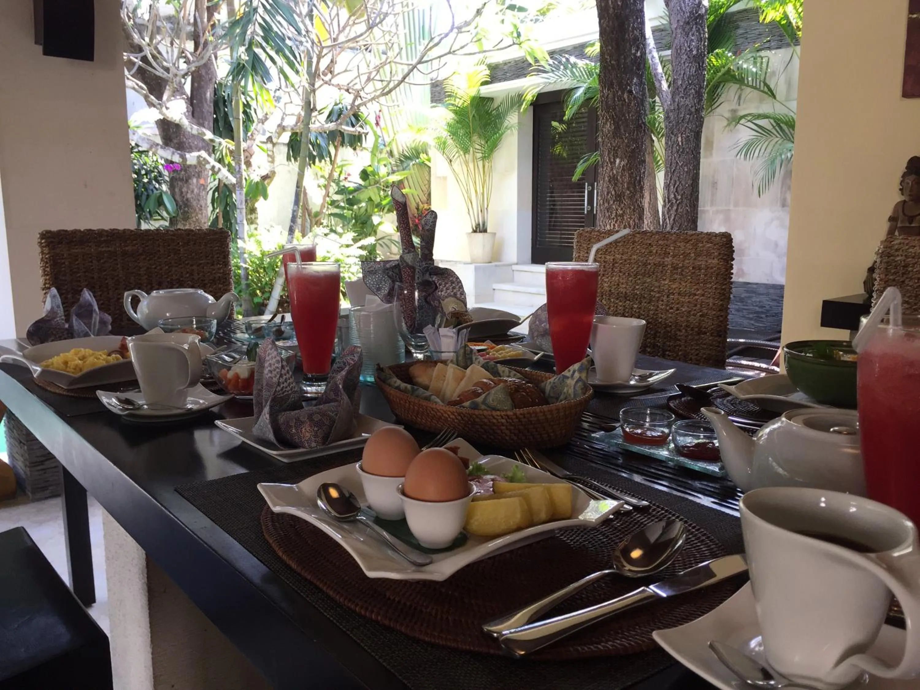 Breakfast in Nike Villas