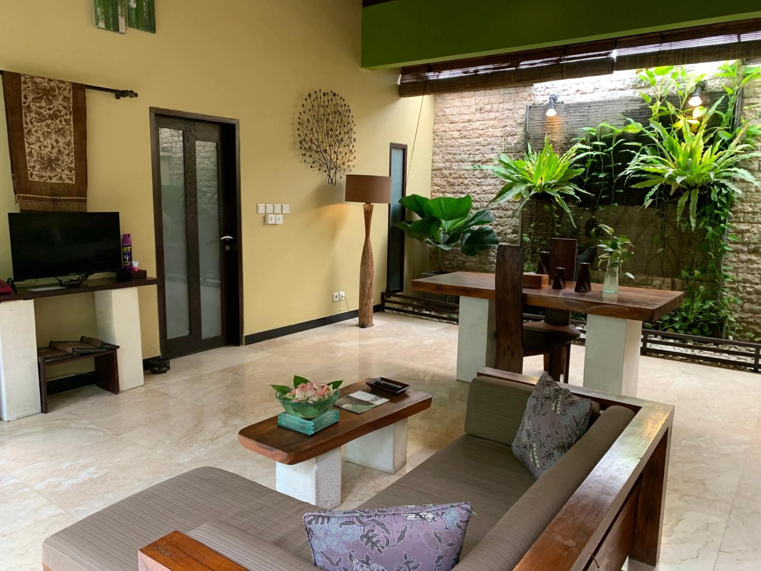 TV and multimedia in Nike Villas