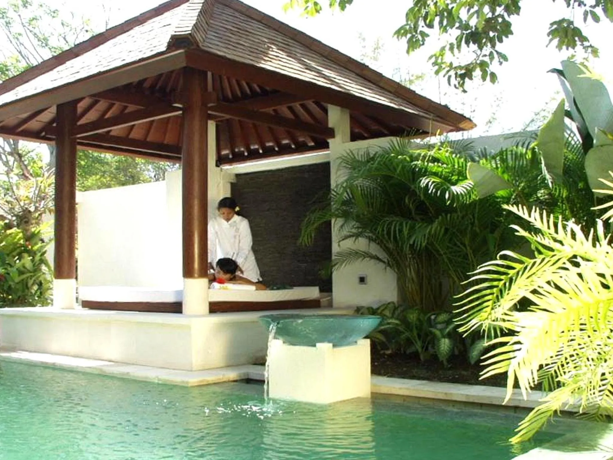 Swimming pool in Nike Villas