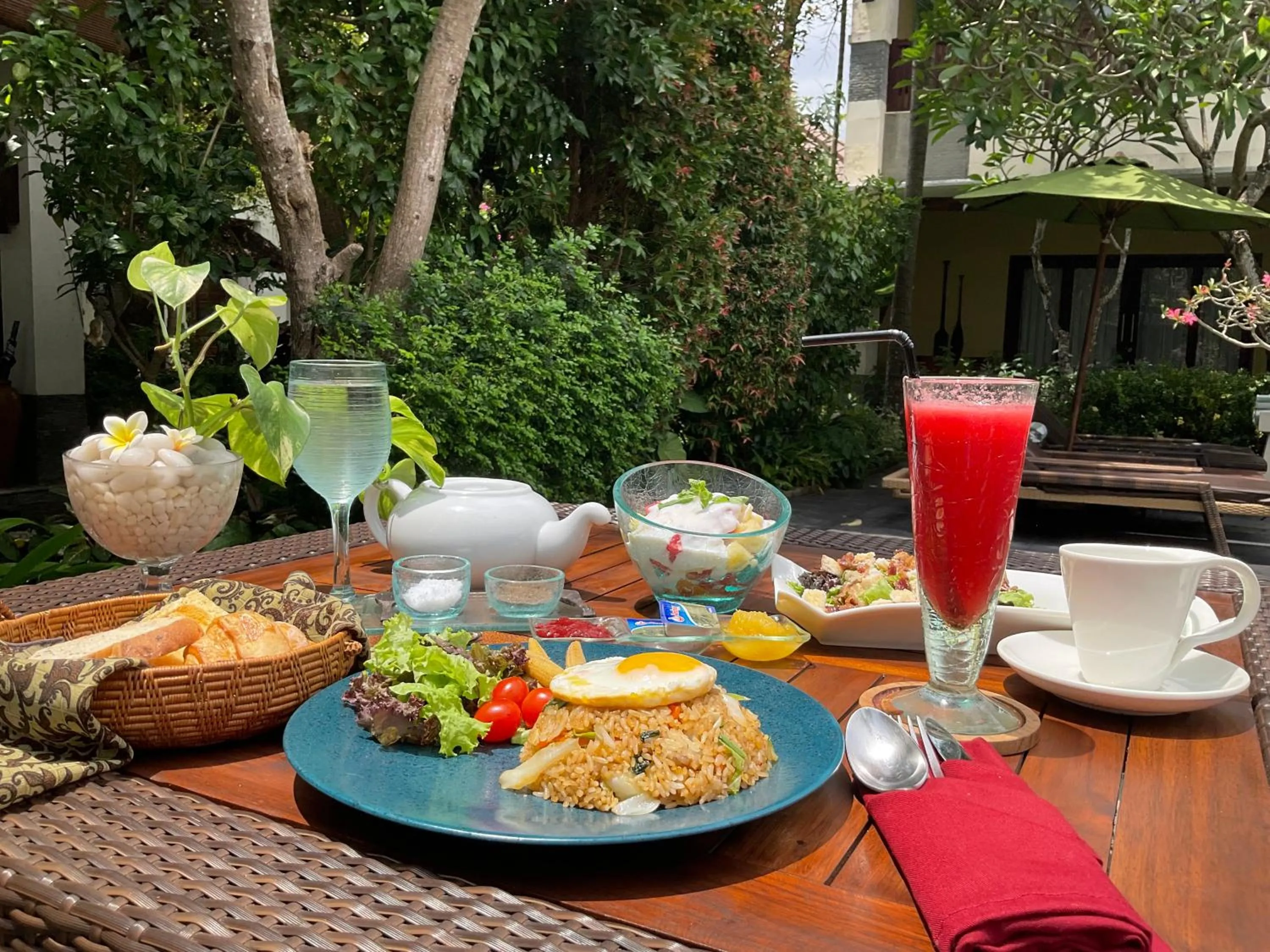 Breakfast in Nike Villas