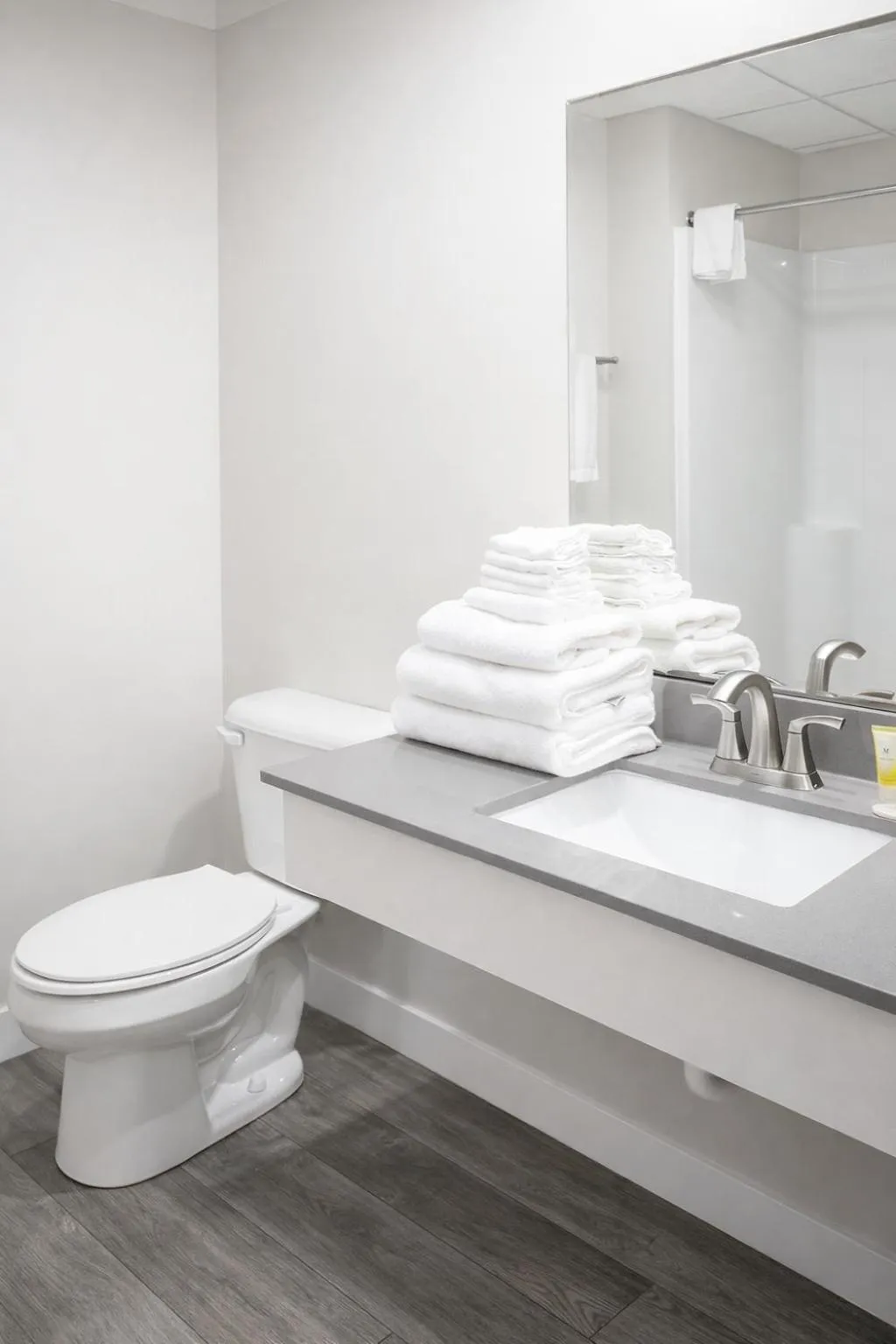 Bathroom in Islander Inn