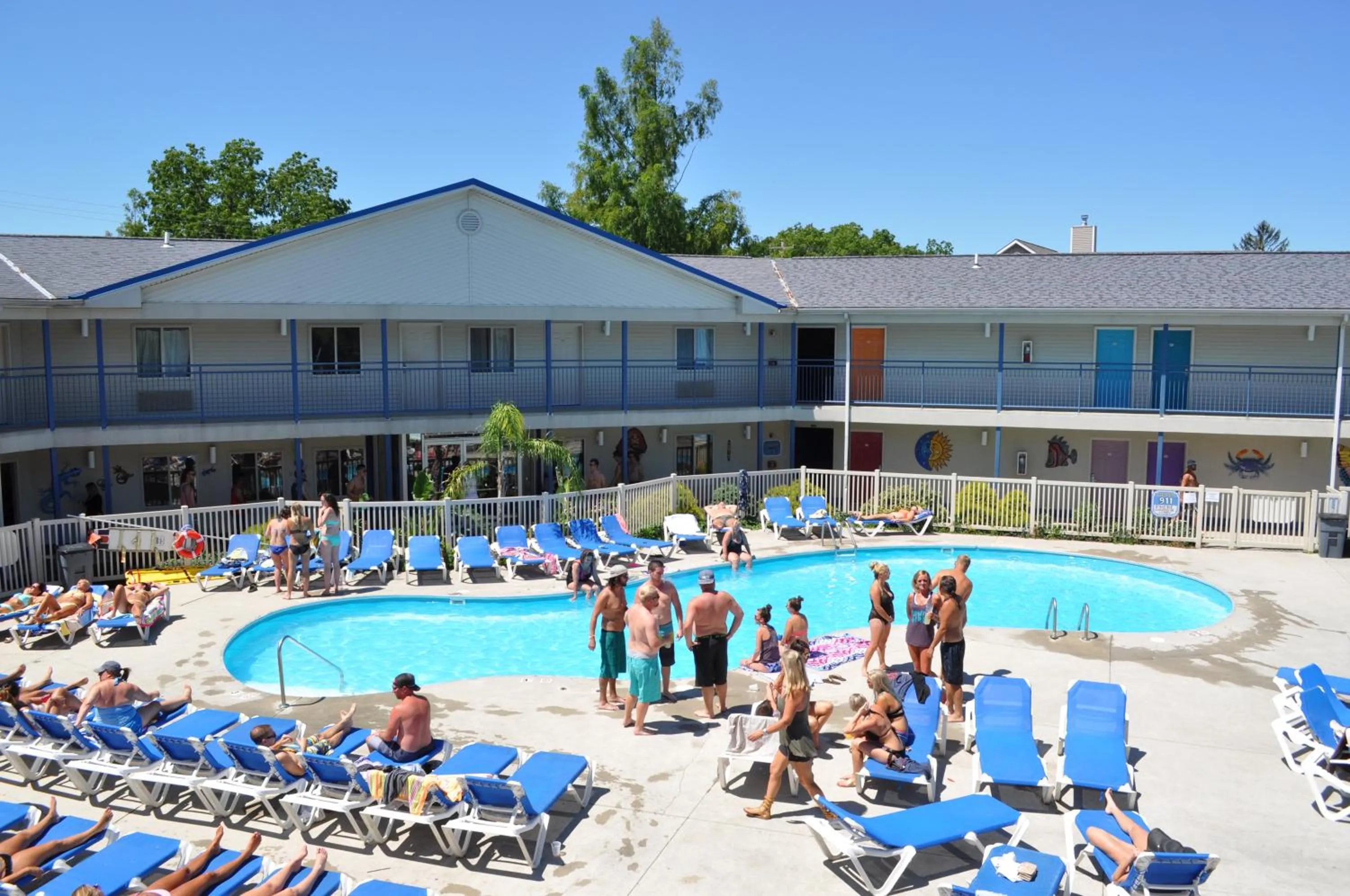 Pool view in Islander Inn