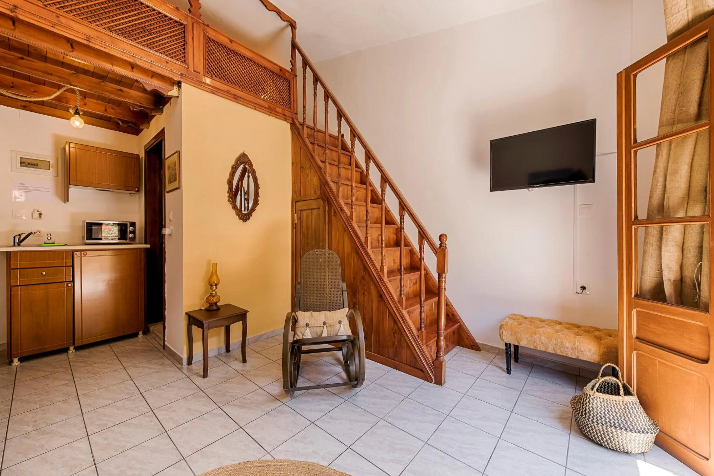 Apartment with Garden View in The Old Symi