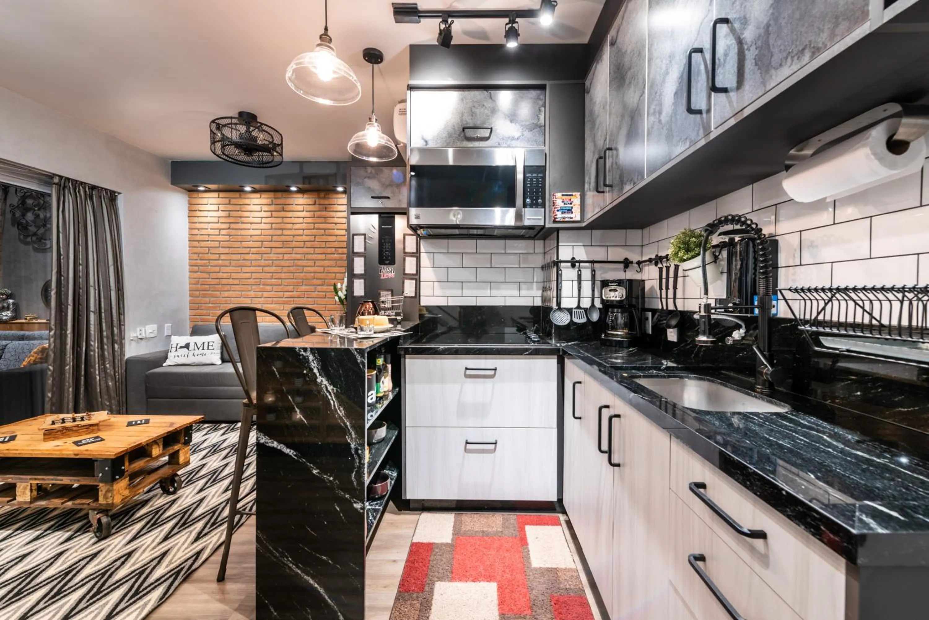 Kitchen or kitchenette in Edifício Summit Pinheiros, Aptos com Wi-Fi, Ar Condicionado, Varanda, Piscina, Academia e Estacionamento, Próximo ao Metrô