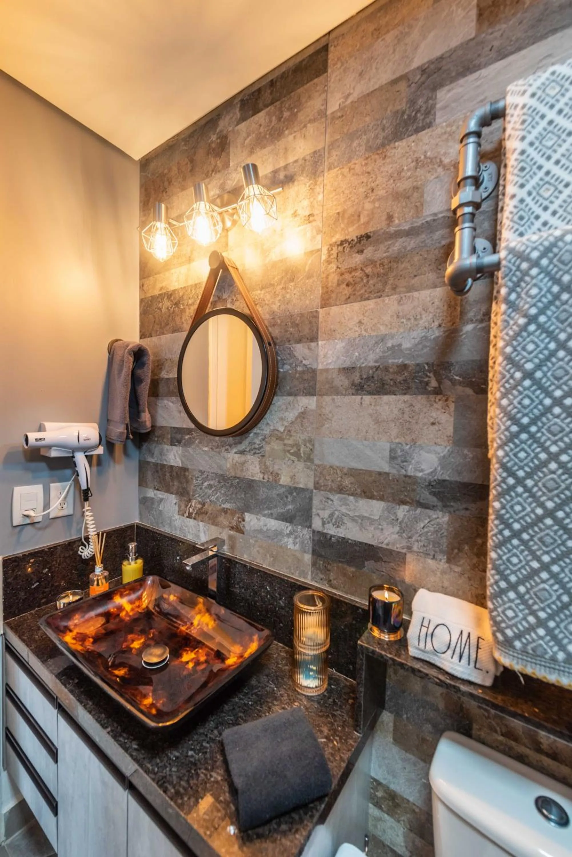 Bathroom in Edifício Summit Pinheiros, Aptos com Wi-Fi, Ar Condicionado, Varanda, Piscina, Academia e Estacionamento, Próximo ao Metrô