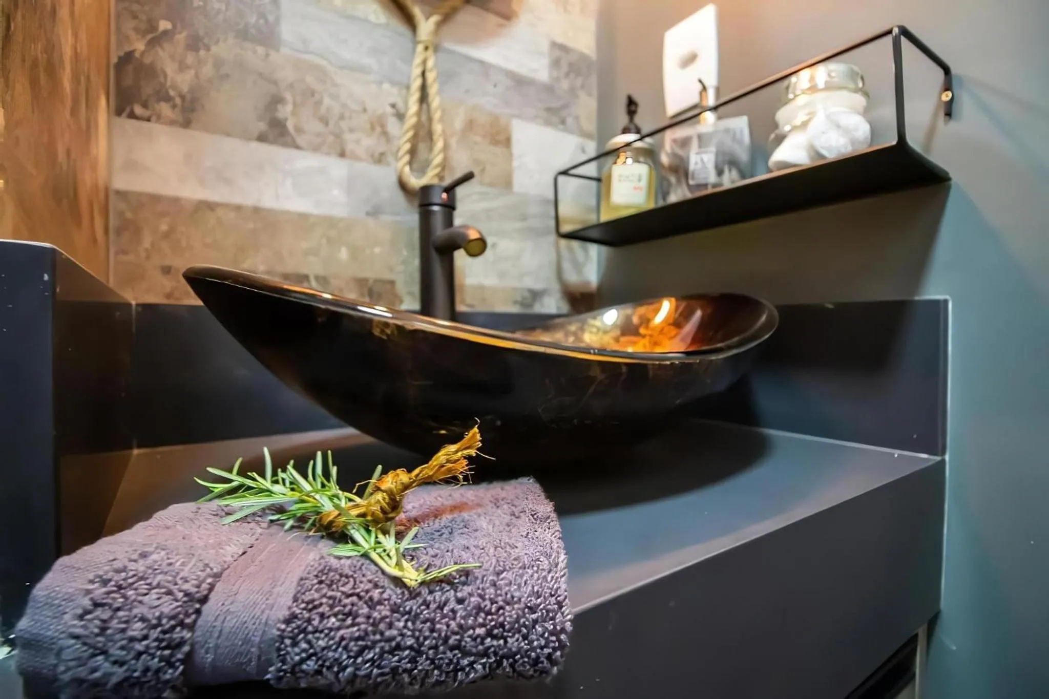 Bathroom in Edifício Summit Pinheiros, Aptos com Wi-Fi, Ar Condicionado, Varanda, Piscina, Academia e Estacionamento, Próximo ao Metrô