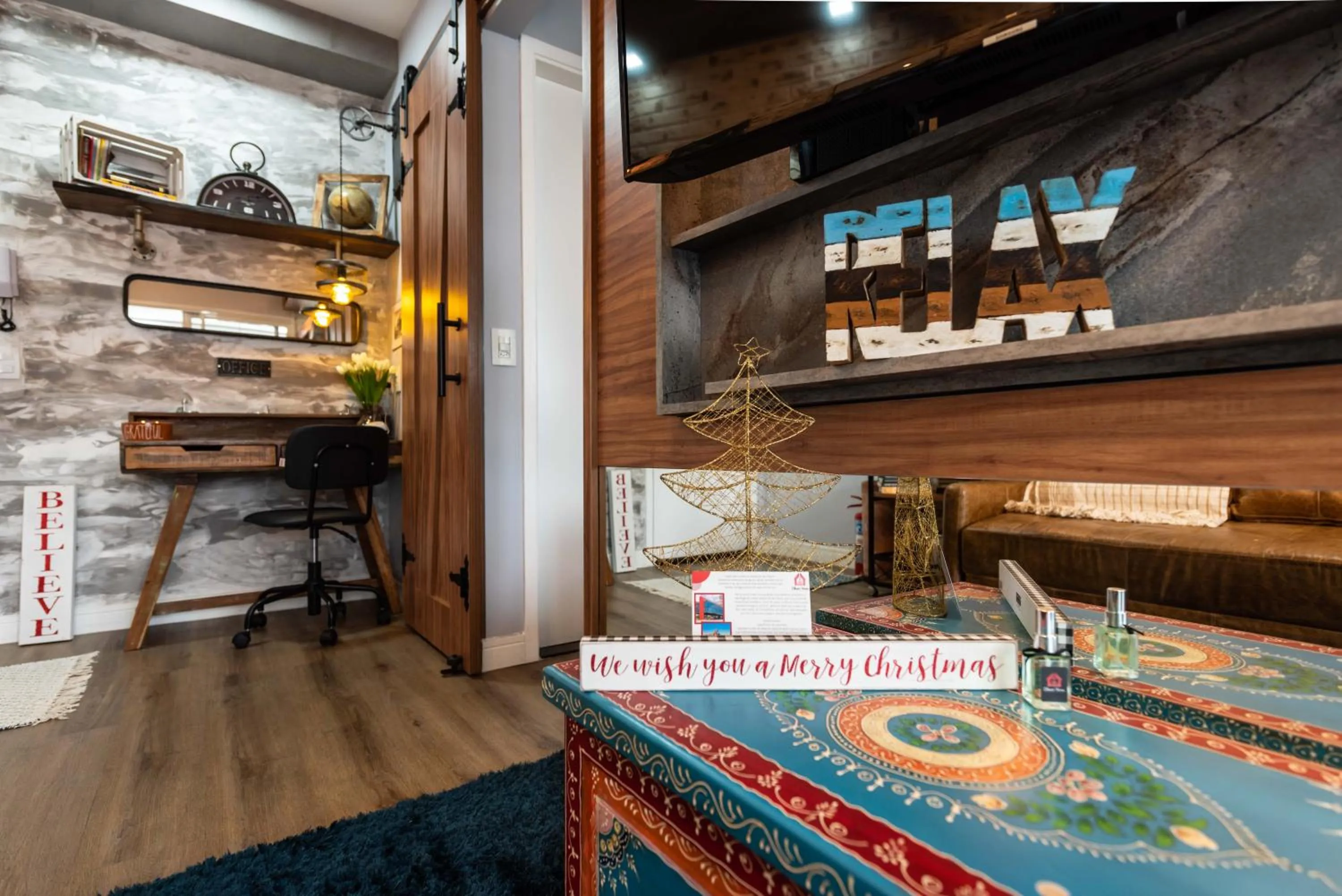 Living room in Edifício Summit Pinheiros, Aptos com Wi-Fi, Ar Condicionado, Varanda, Piscina, Academia e Estacionamento, Próximo ao Metrô