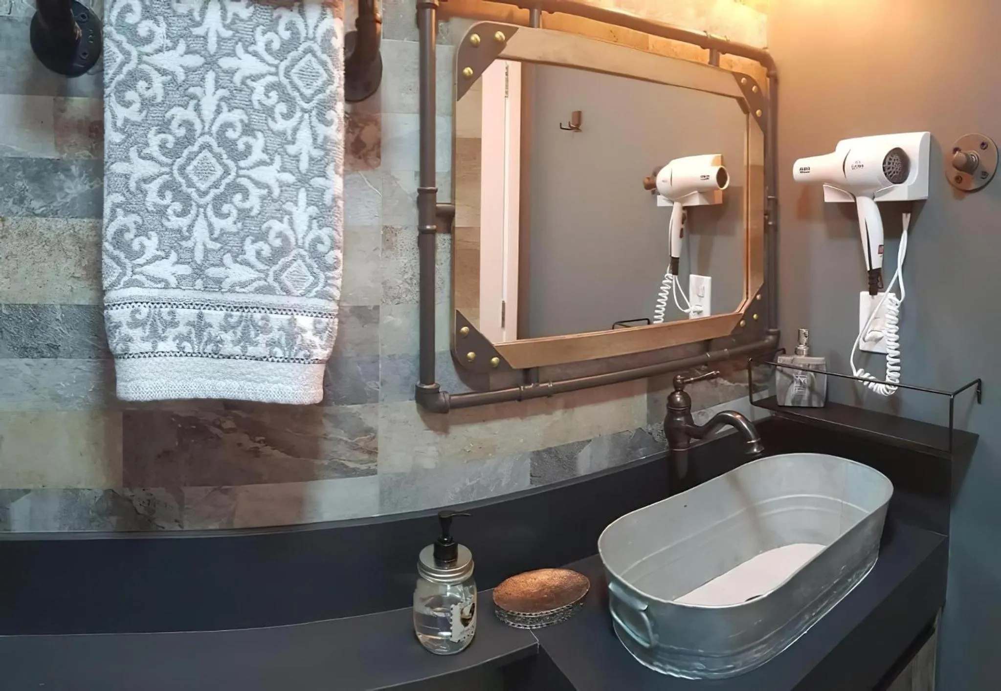 Bathroom in Edifício Summit Pinheiros, Aptos com Wi-Fi, Ar Condicionado, Varanda, Piscina, Academia e Estacionamento, Próximo ao Metrô