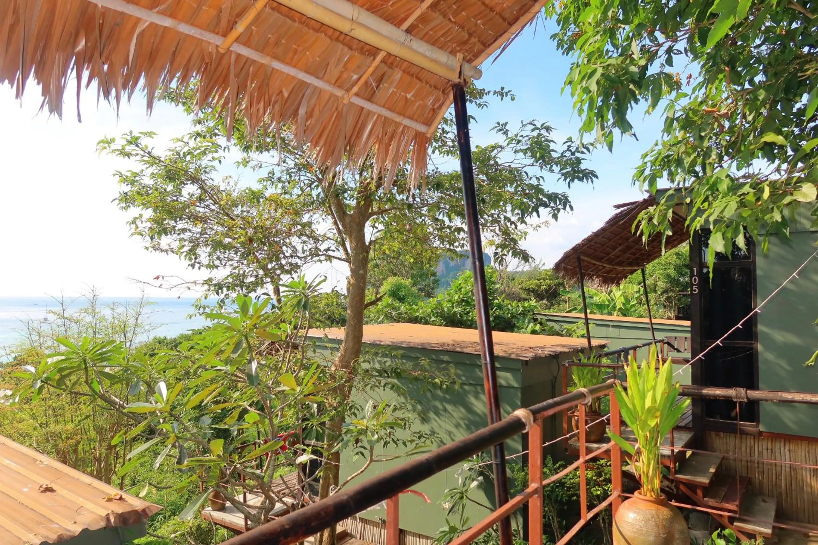 Balcony/Terrace in Phi Phi Sea Sky Resort
