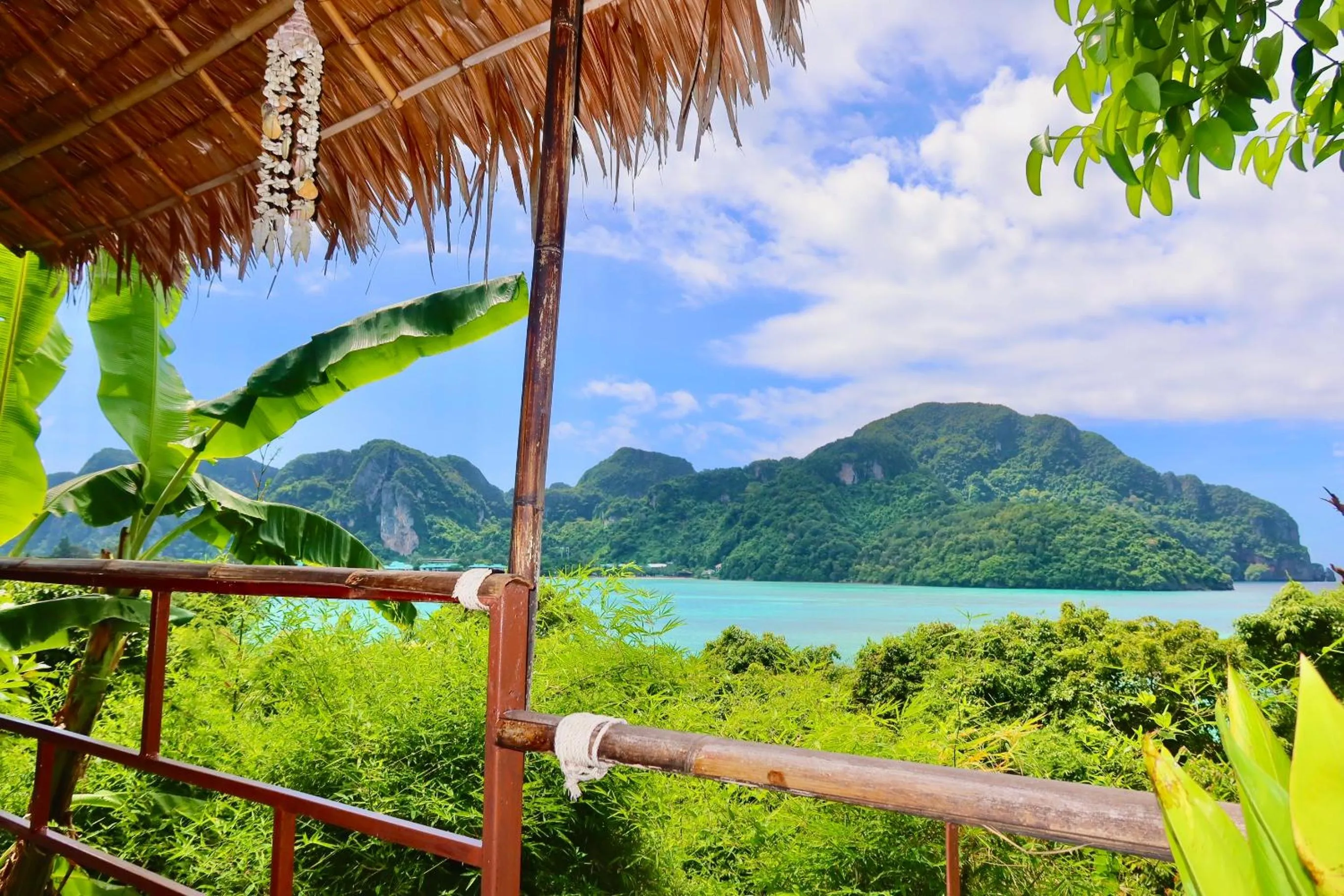 Balcony/Terrace in Phi Phi Sea Sky Resort