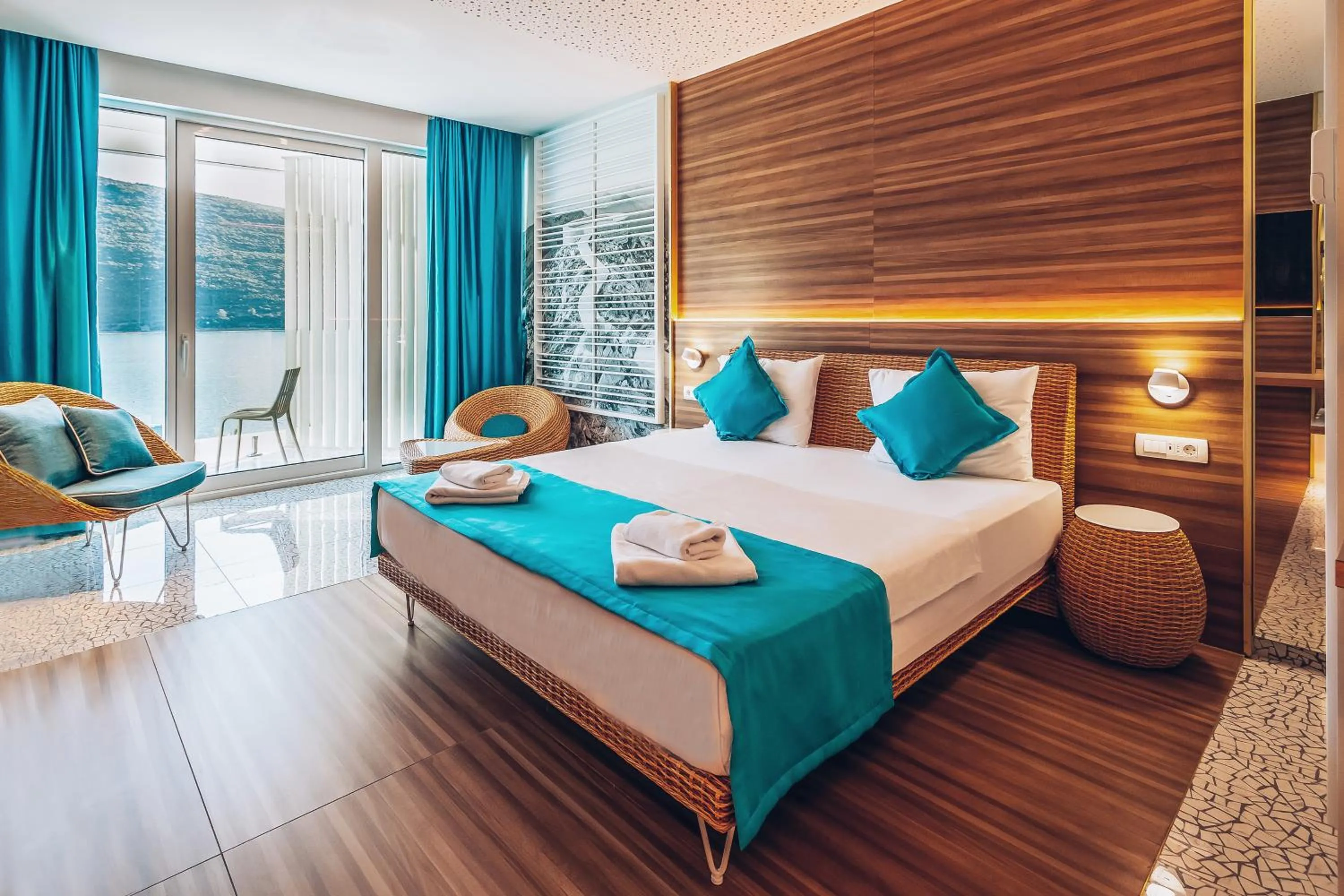 Photo of the whole room, Bed in Carine Hotel Kumbor Superior