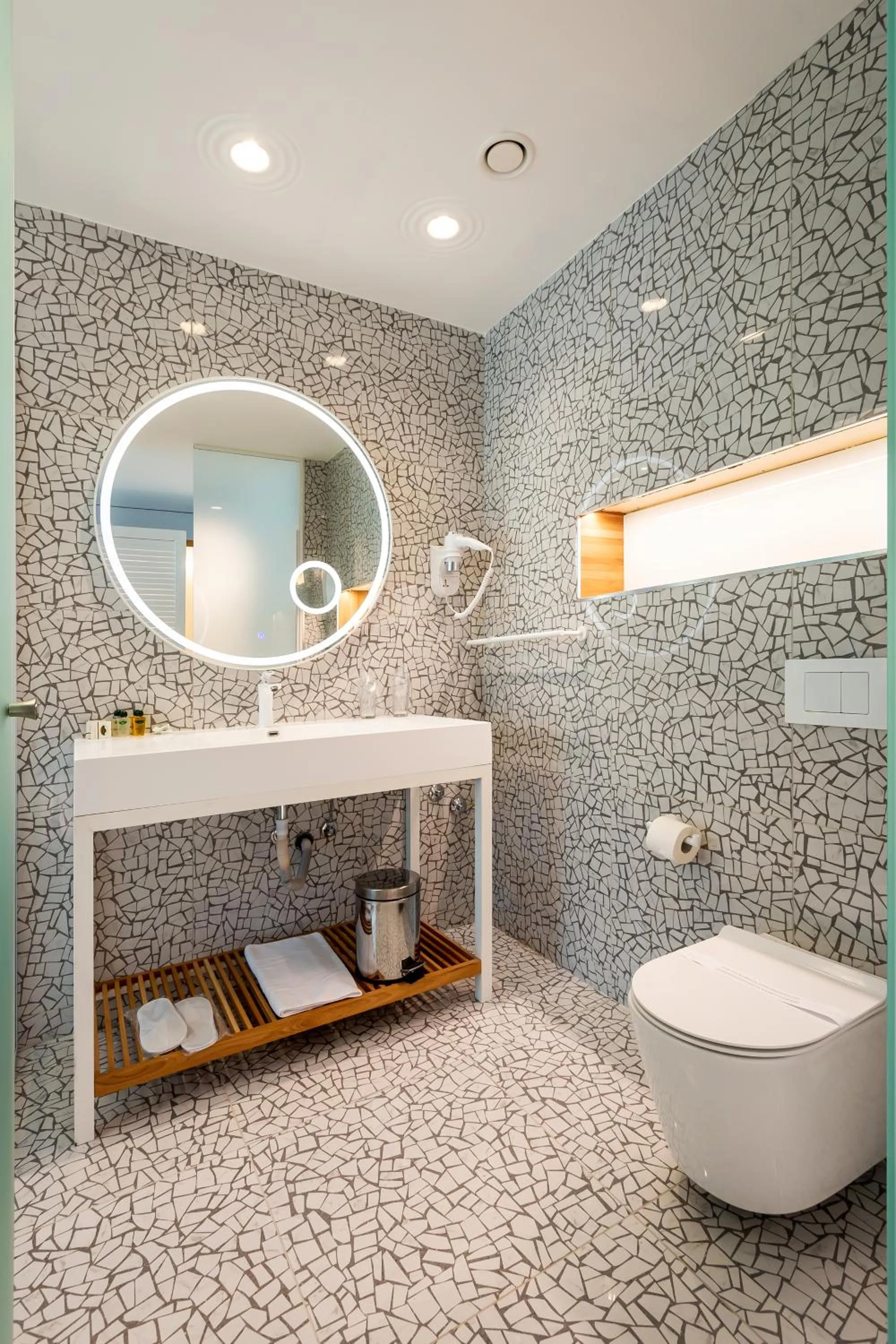 Bathroom in Carine Hotel Kumbor Superior