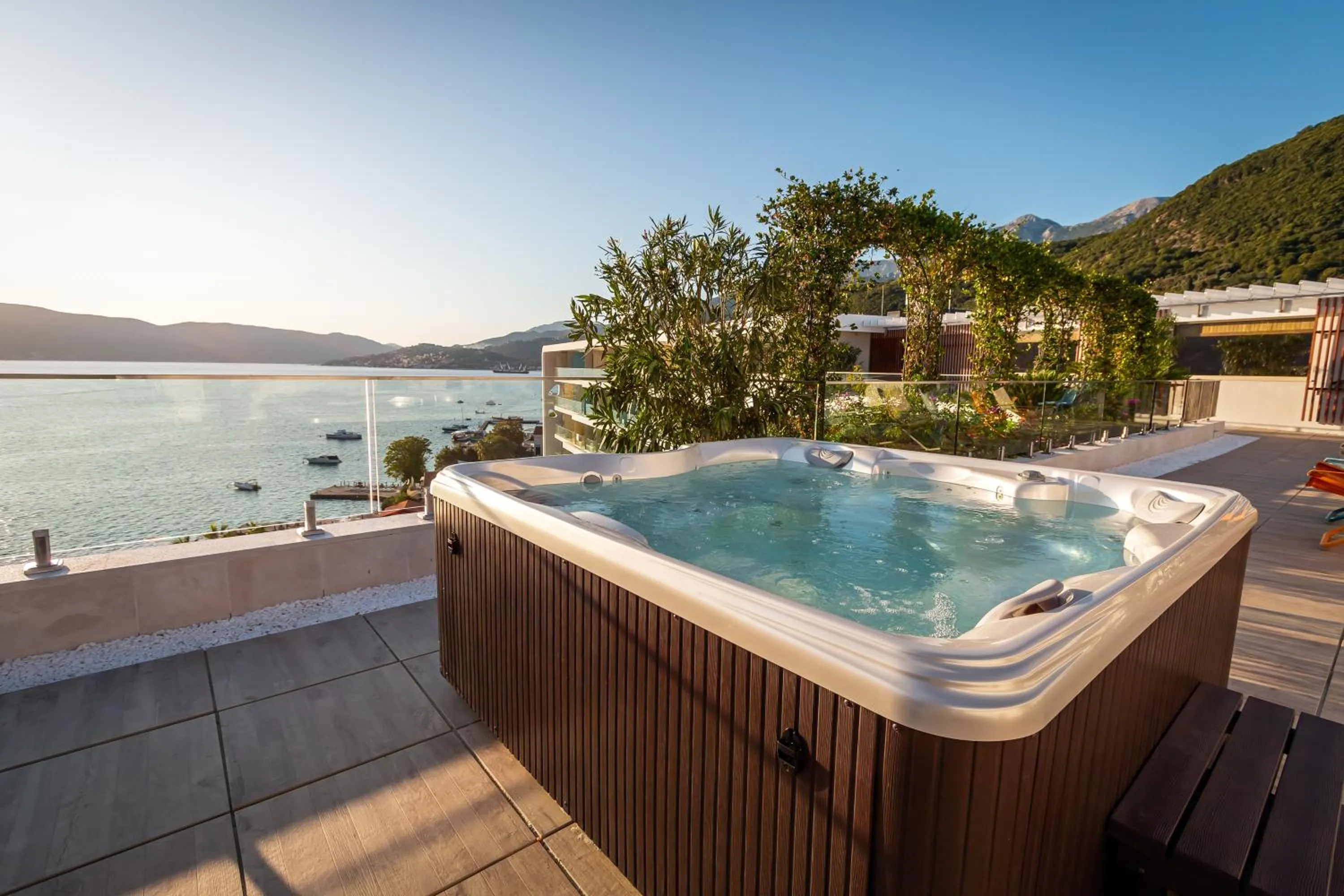 Spa and wellness centre/facilities in Carine Hotel Kumbor Superior