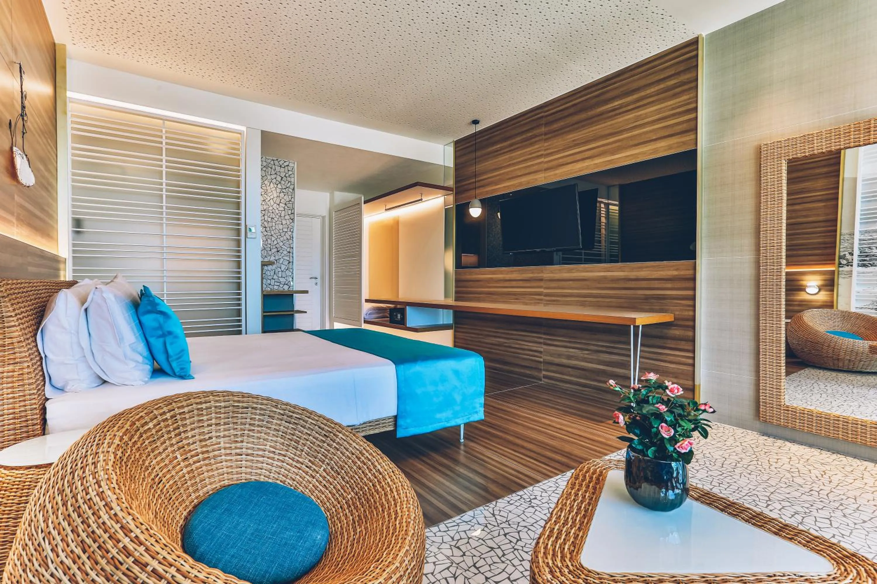 TV and multimedia, Bed in Carine Hotel Kumbor Superior