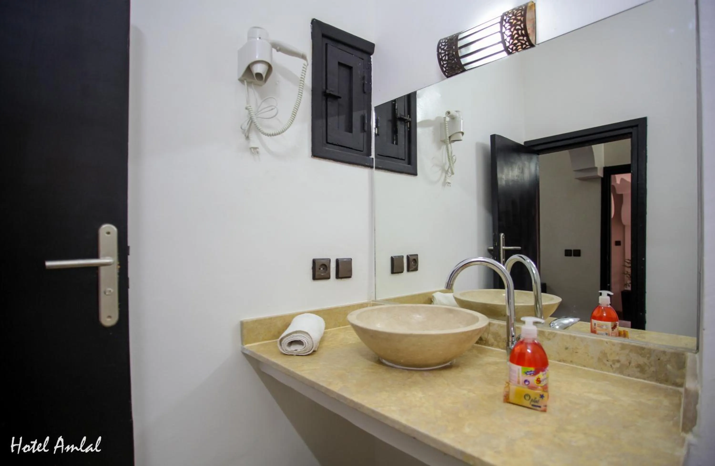 Bathroom in Hotel Riad Amlal